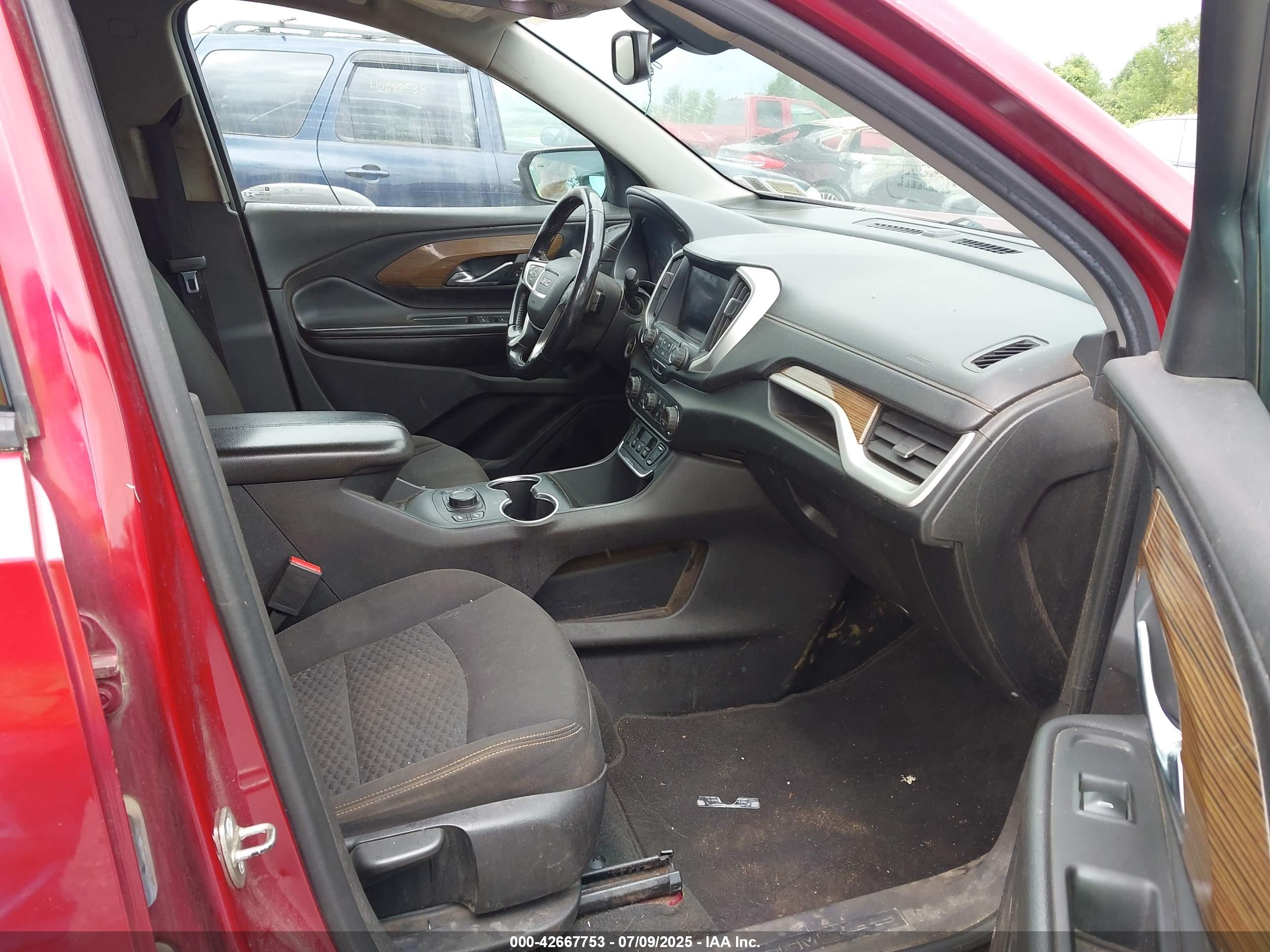GMC TERRAIN image 5