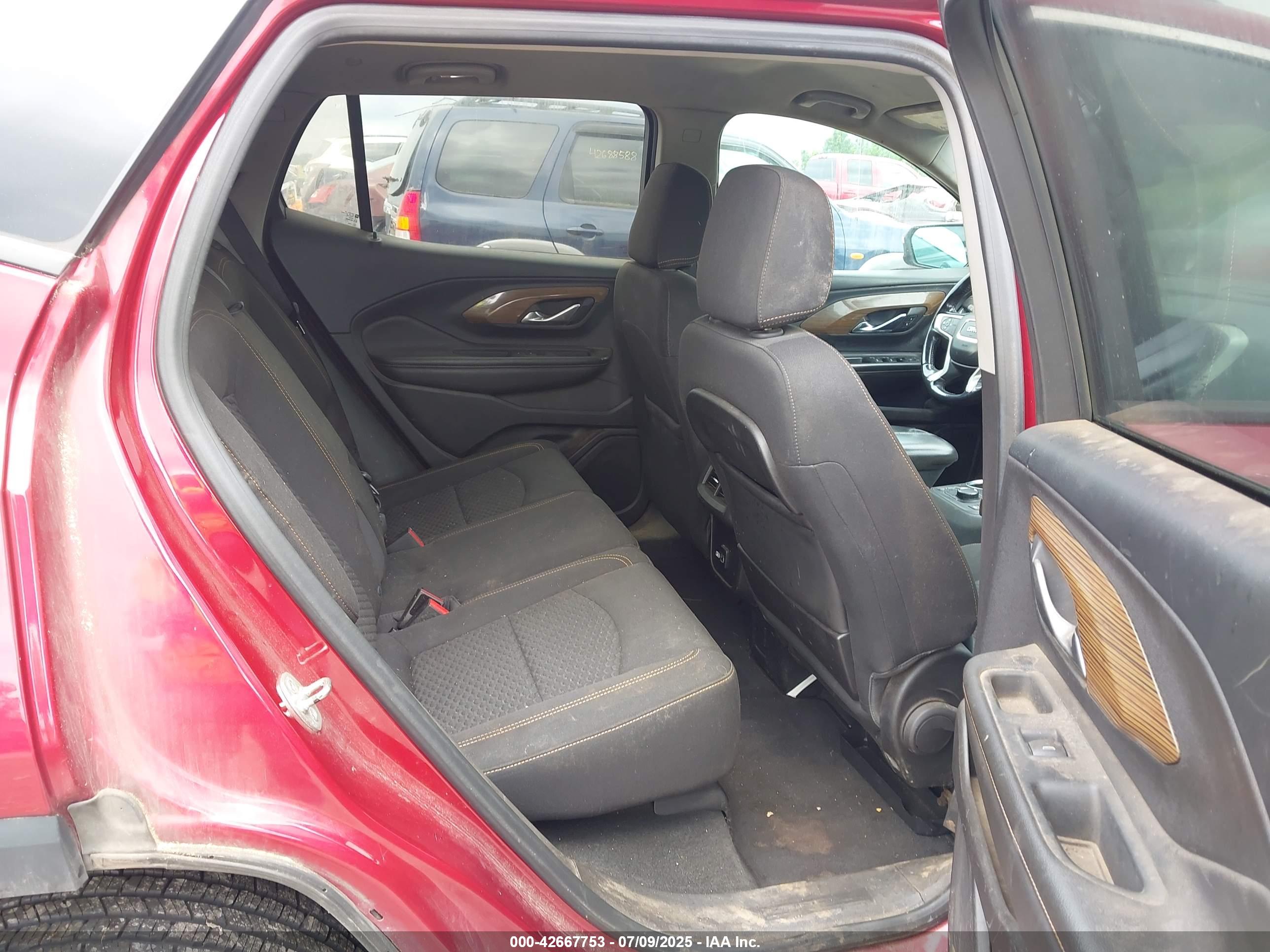 GMC TERRAIN image 8