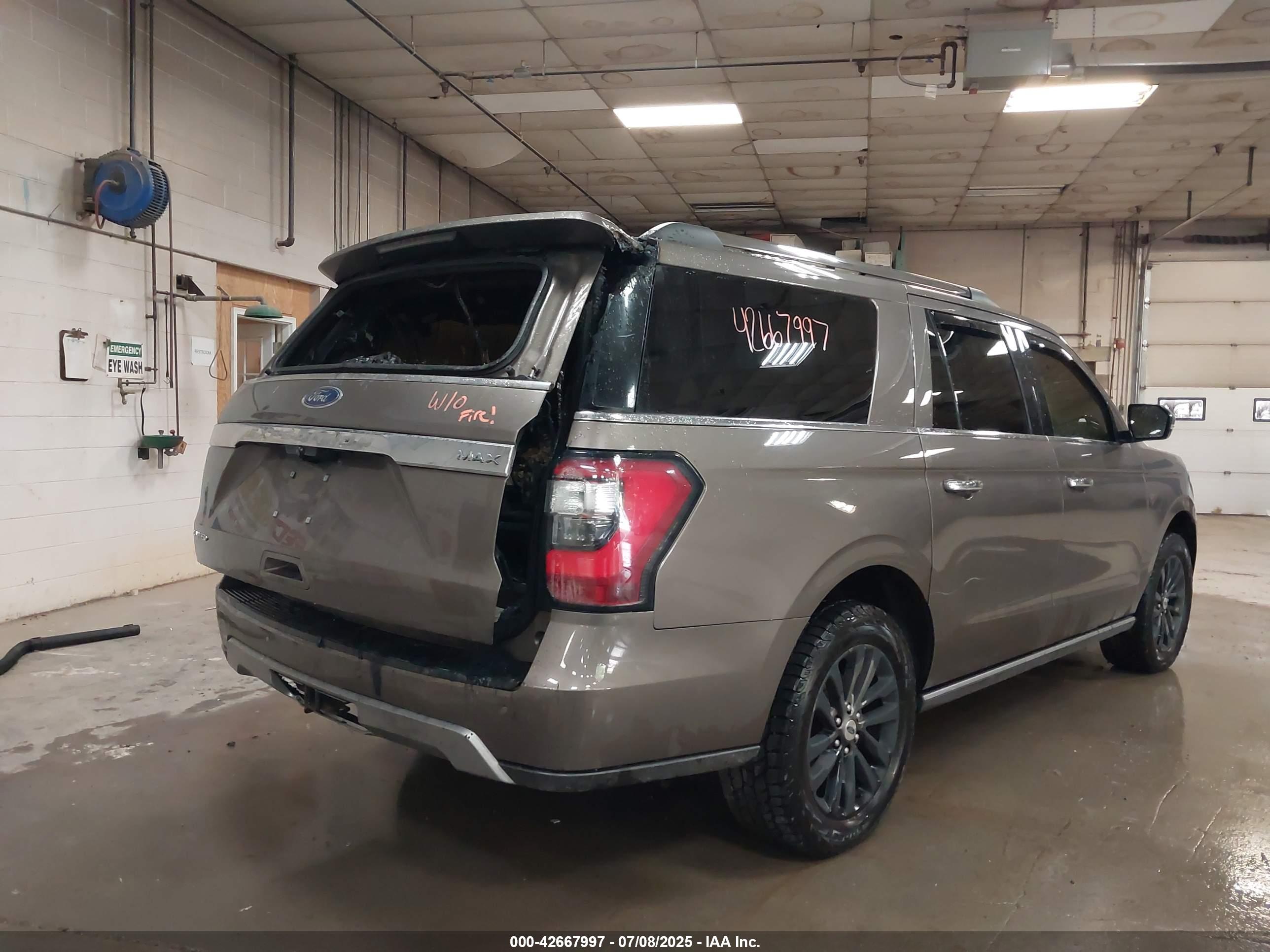 FORD EXPEDITION image 4