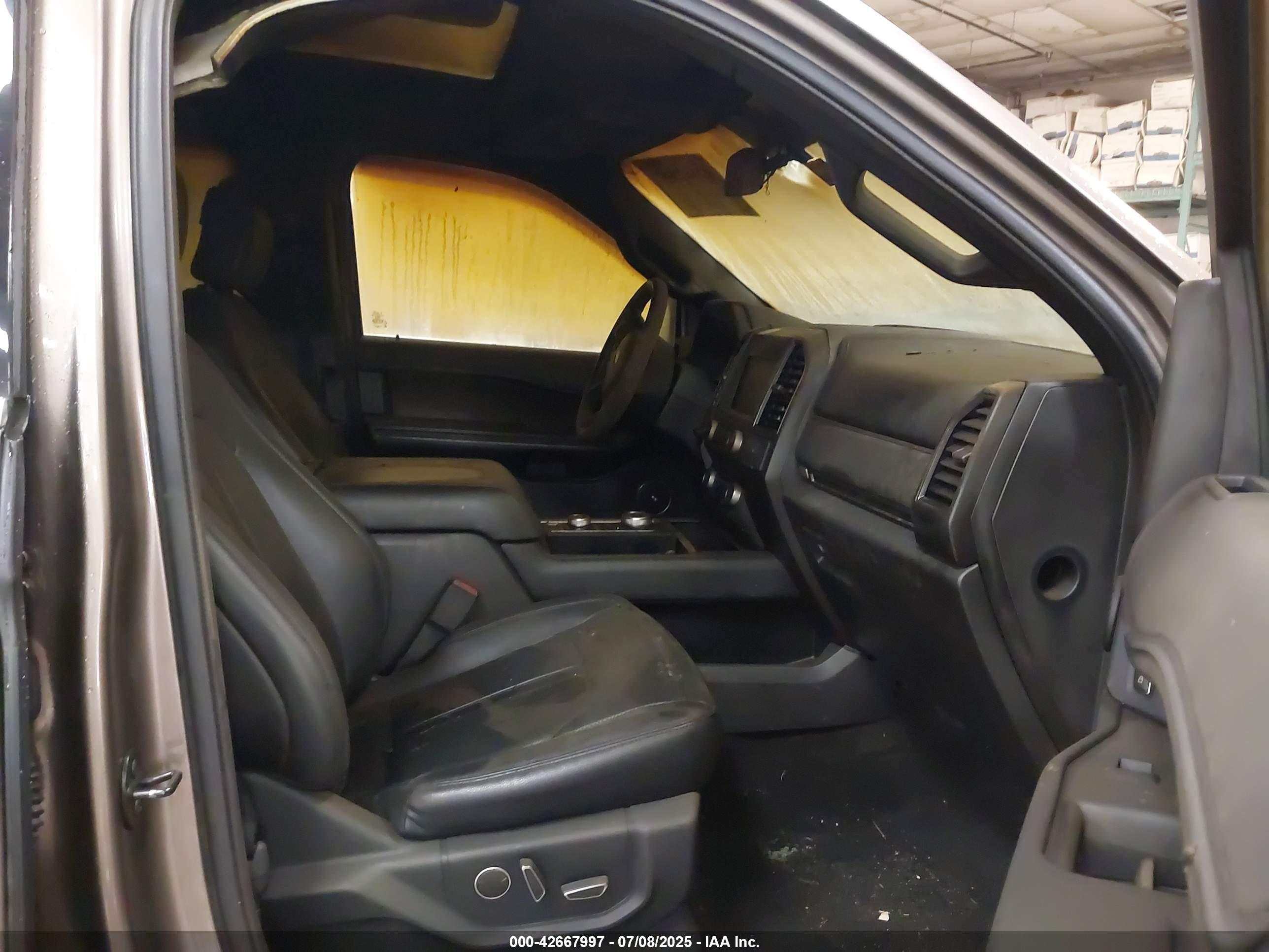 FORD EXPEDITION image 5