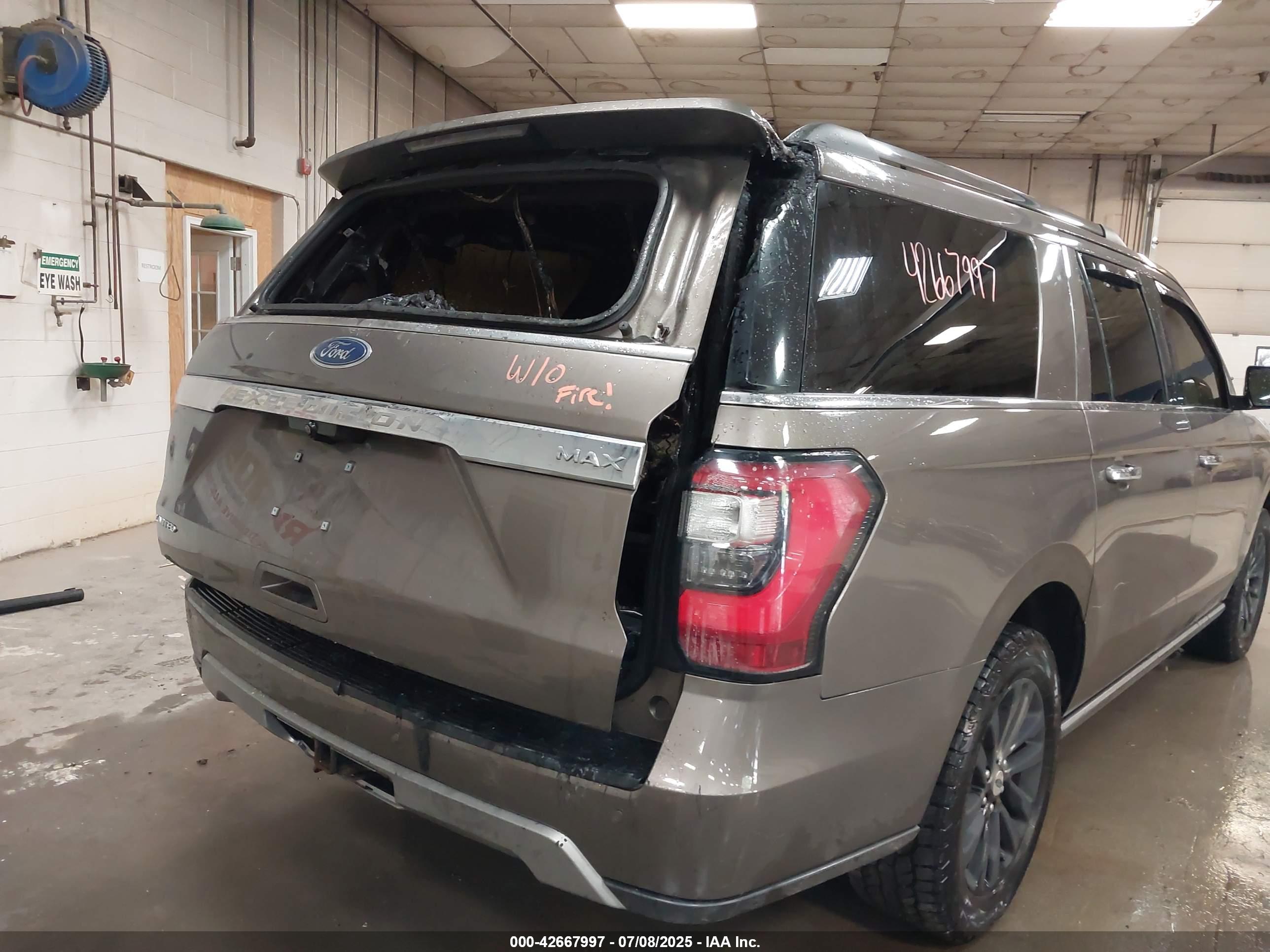 FORD EXPEDITION image 6
