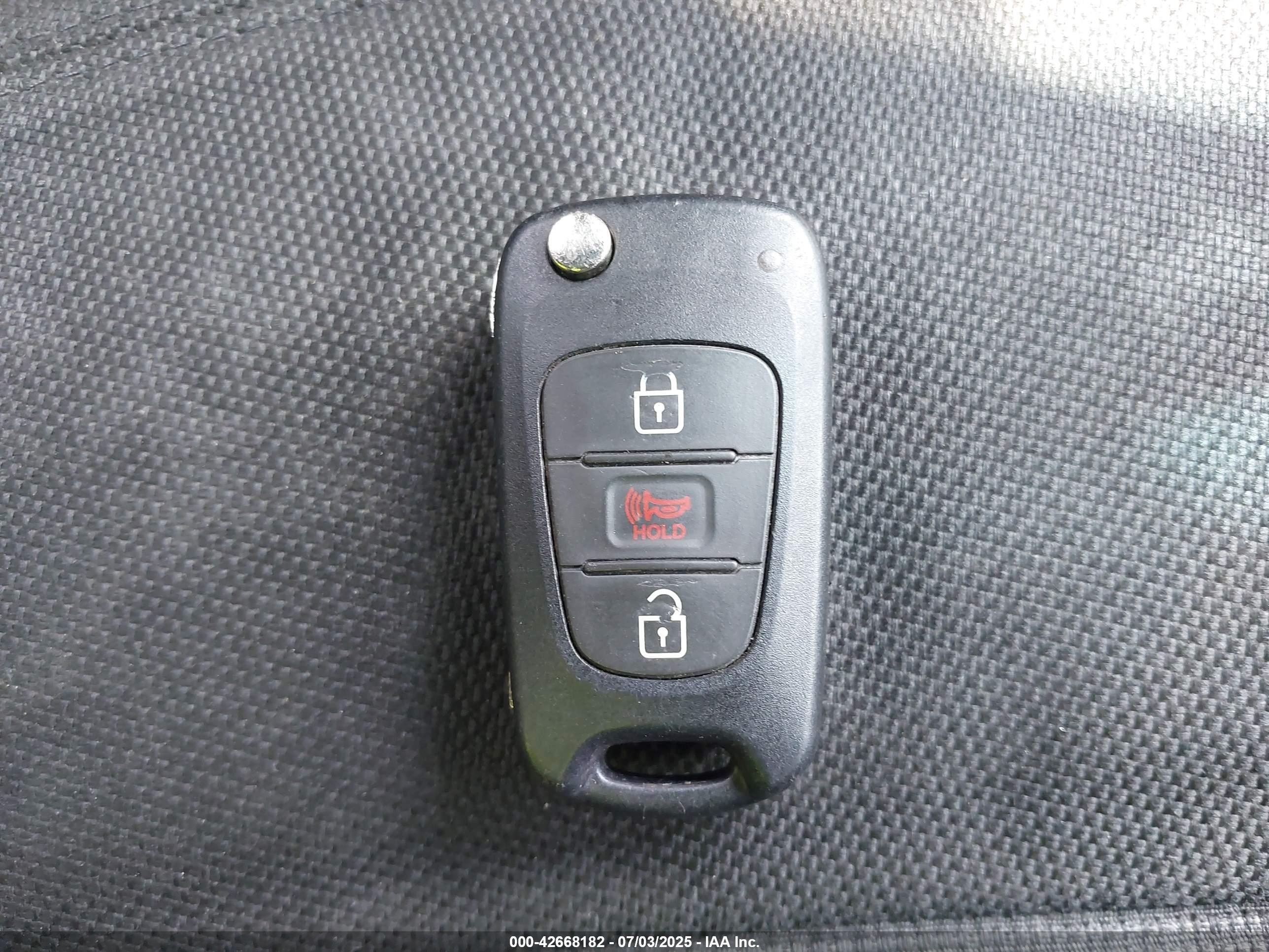 KIA SPORTAGE image 11