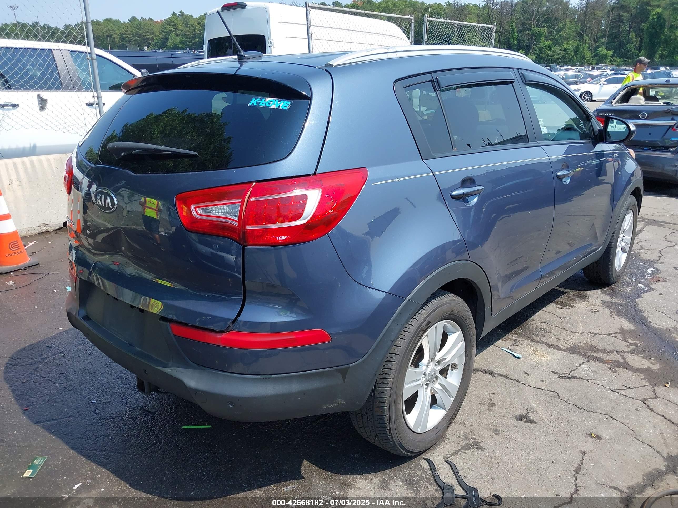 KIA SPORTAGE image 4