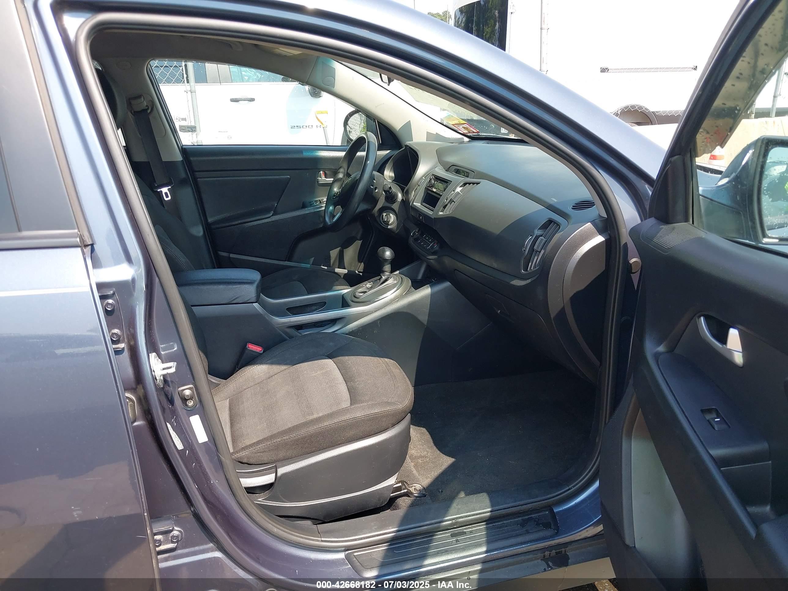 KIA SPORTAGE image 5