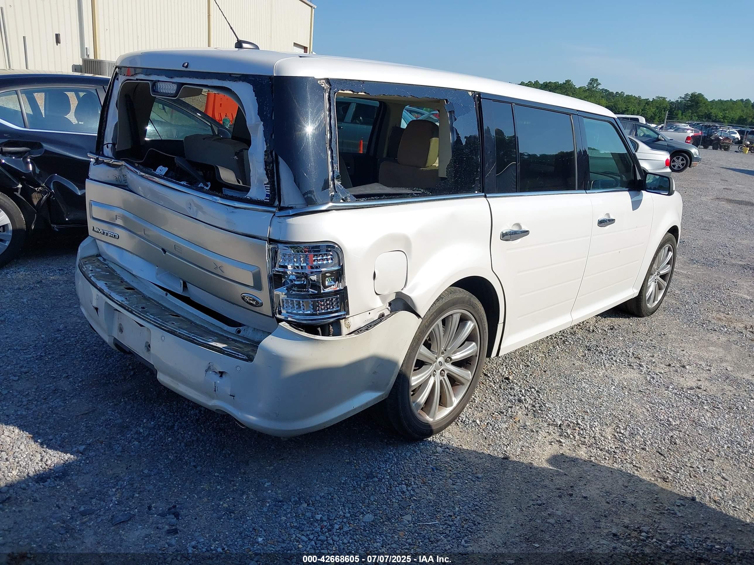 FORD FLEX image 4