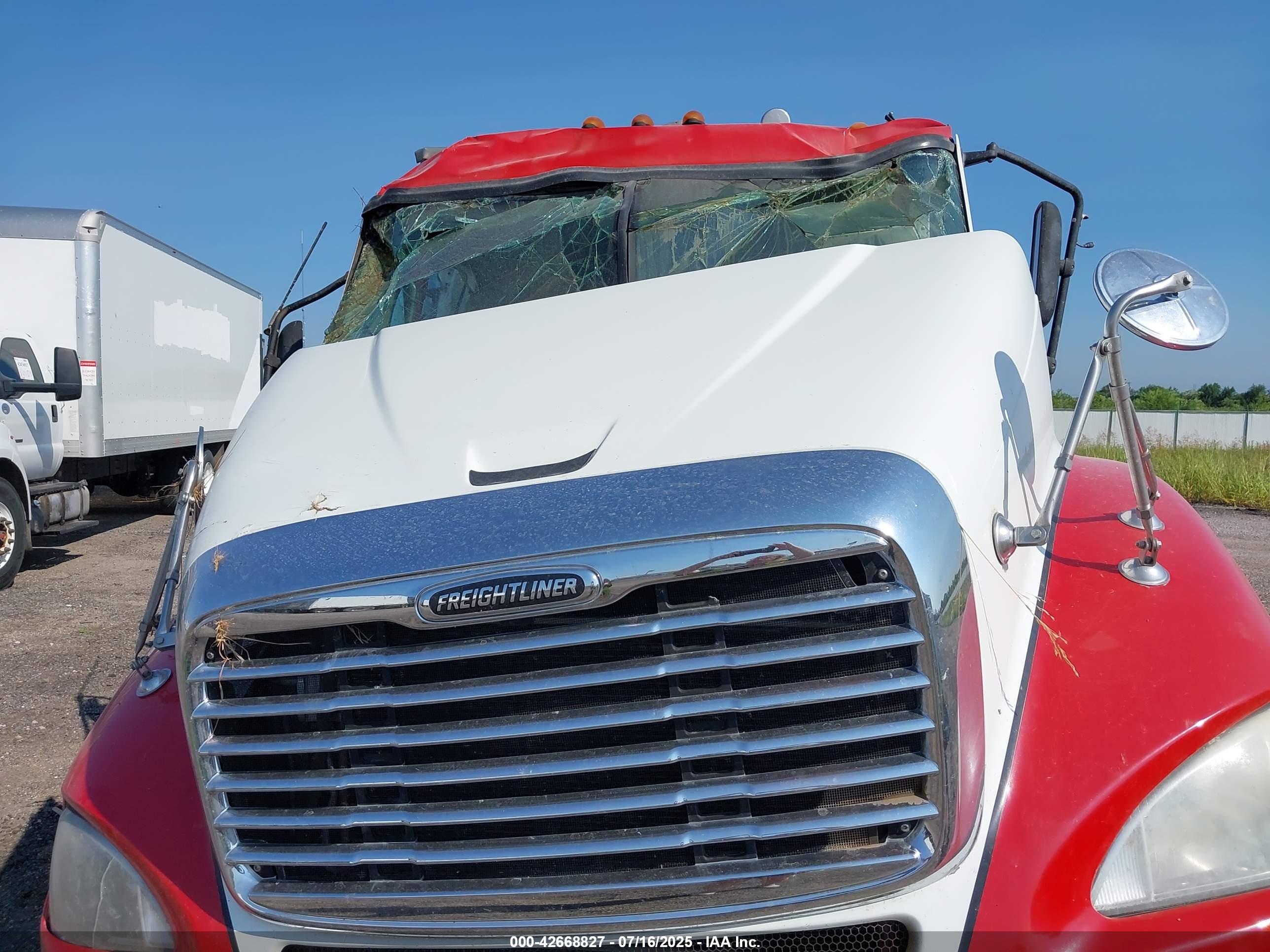 FREIGHTLINER COLUMBIA image 10