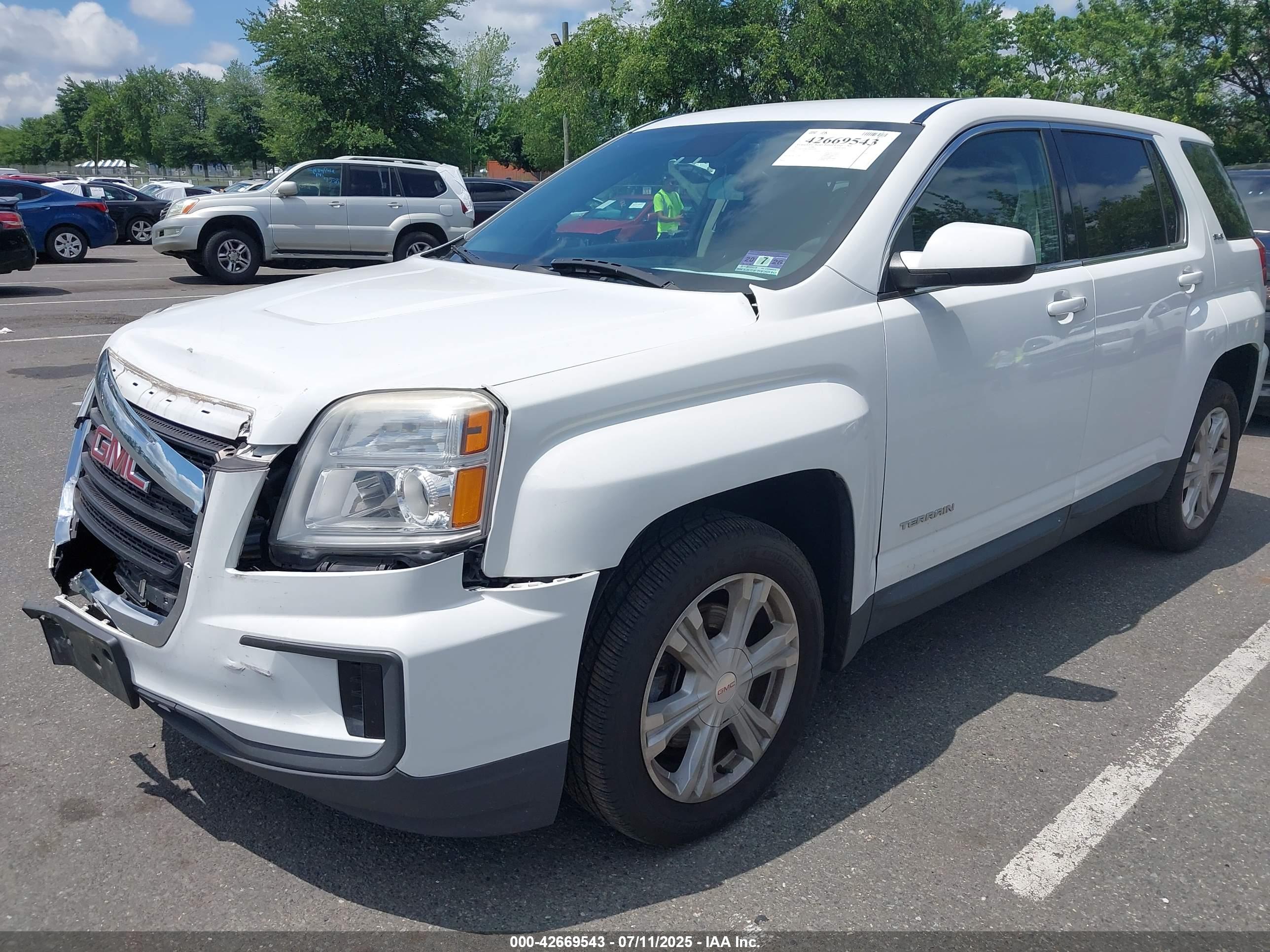 GMC TERRAIN image 2