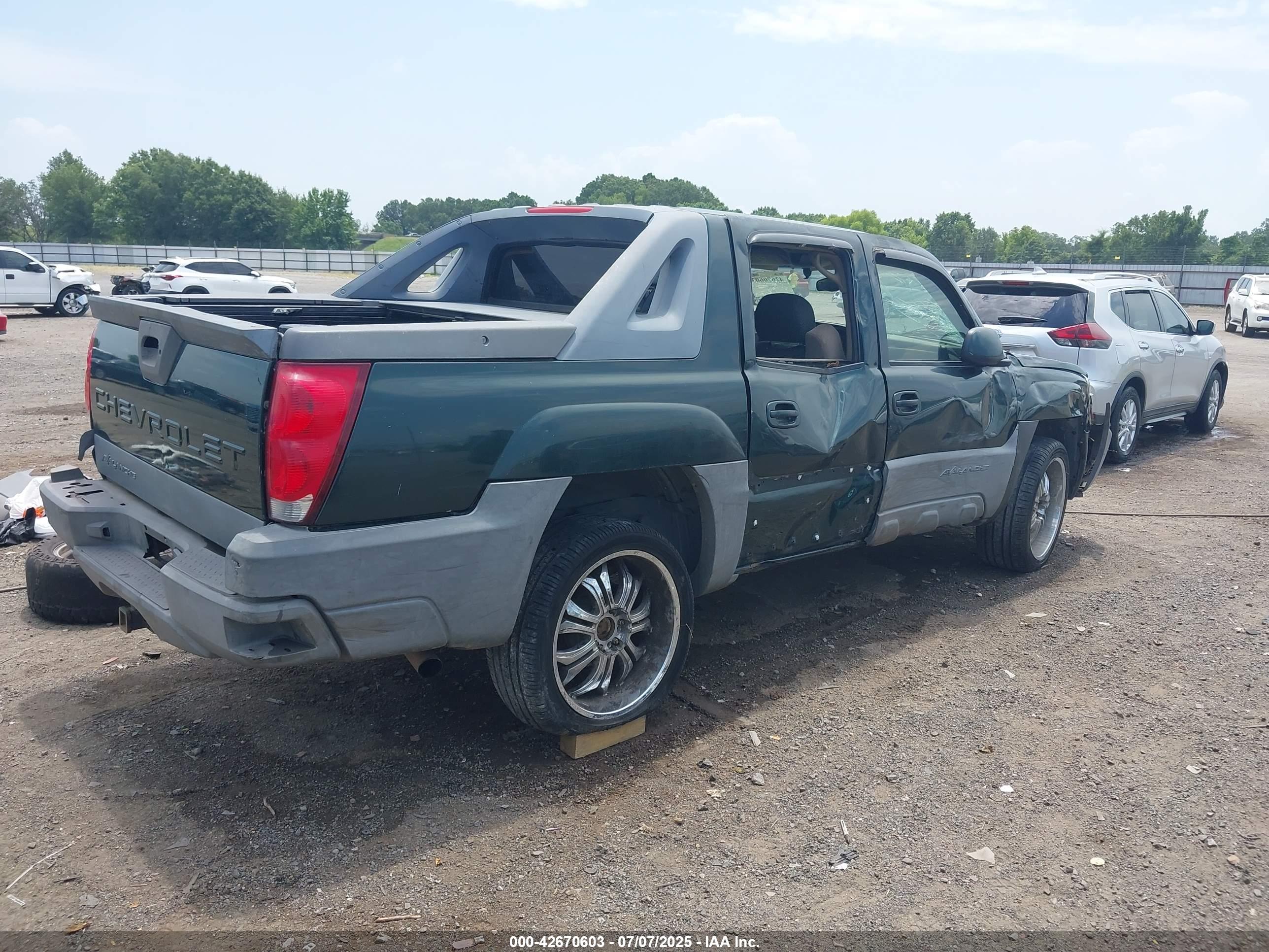 CHEVROLET AVALANCHE image 4