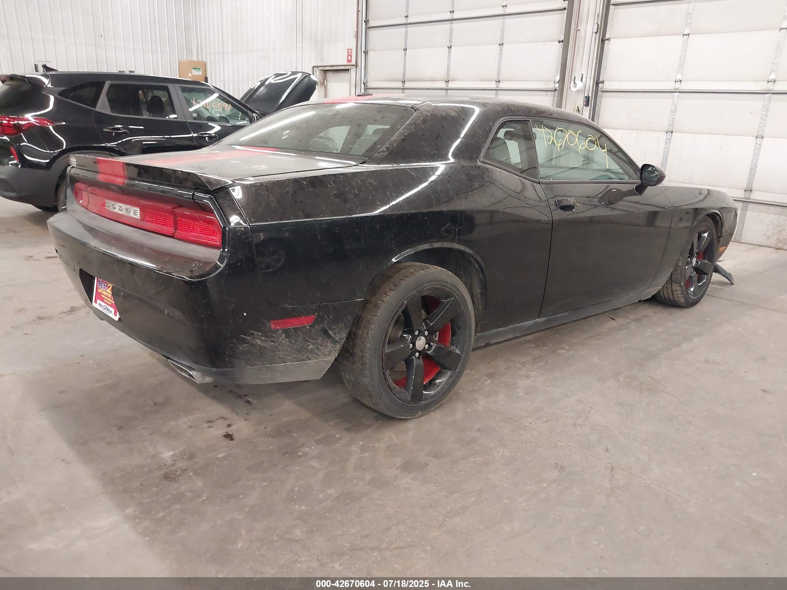 DODGE CHALLENGER image 4