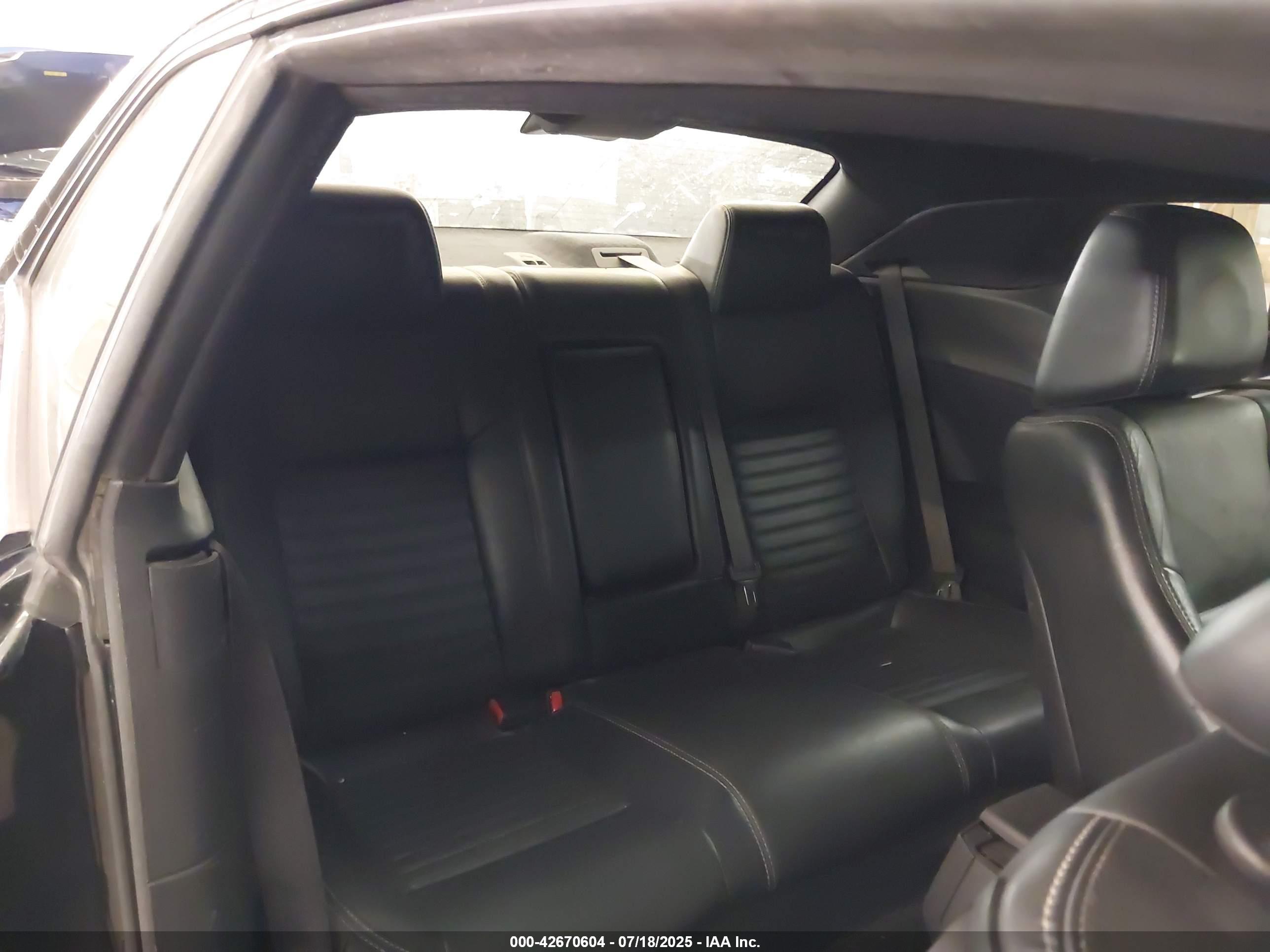 DODGE CHALLENGER image 8