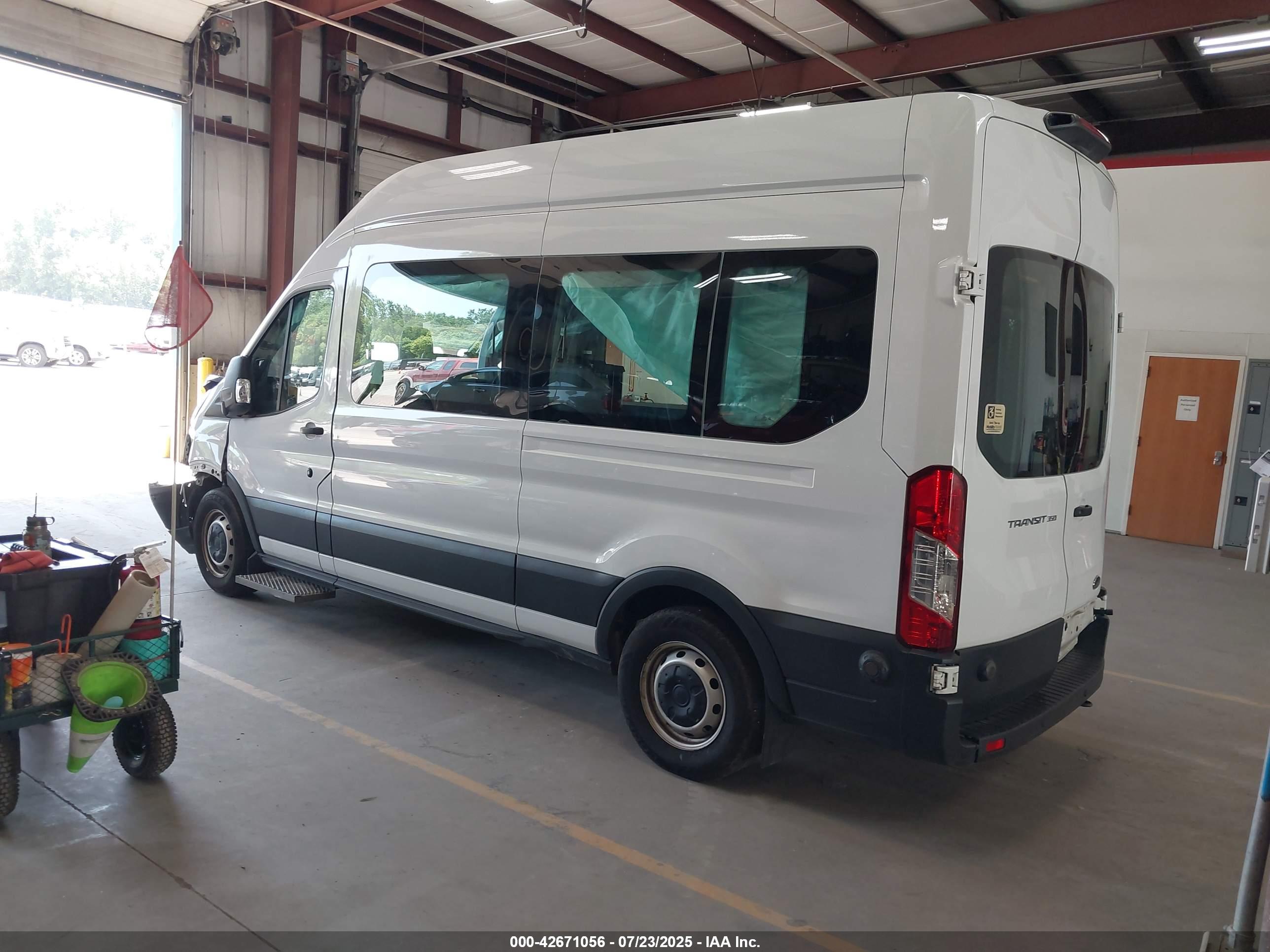 FORD TRANSIT-350 image 3