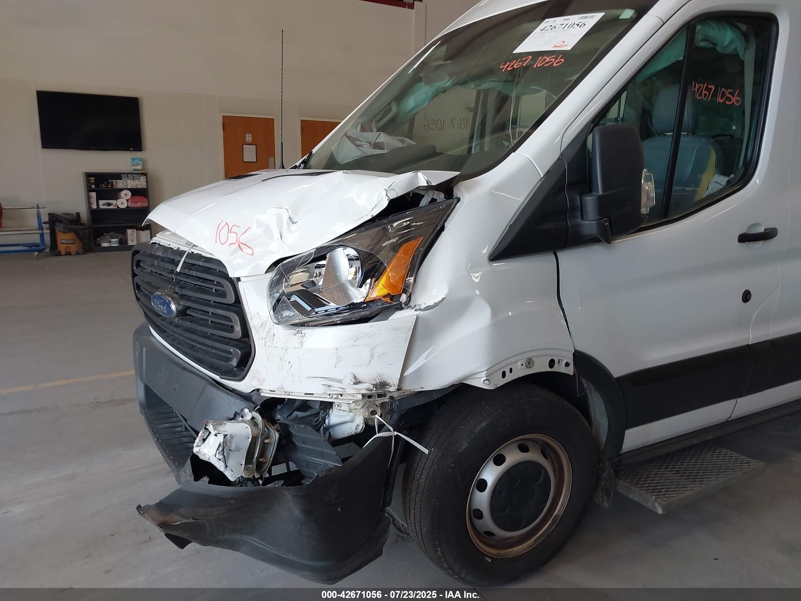 FORD TRANSIT-350 image 6