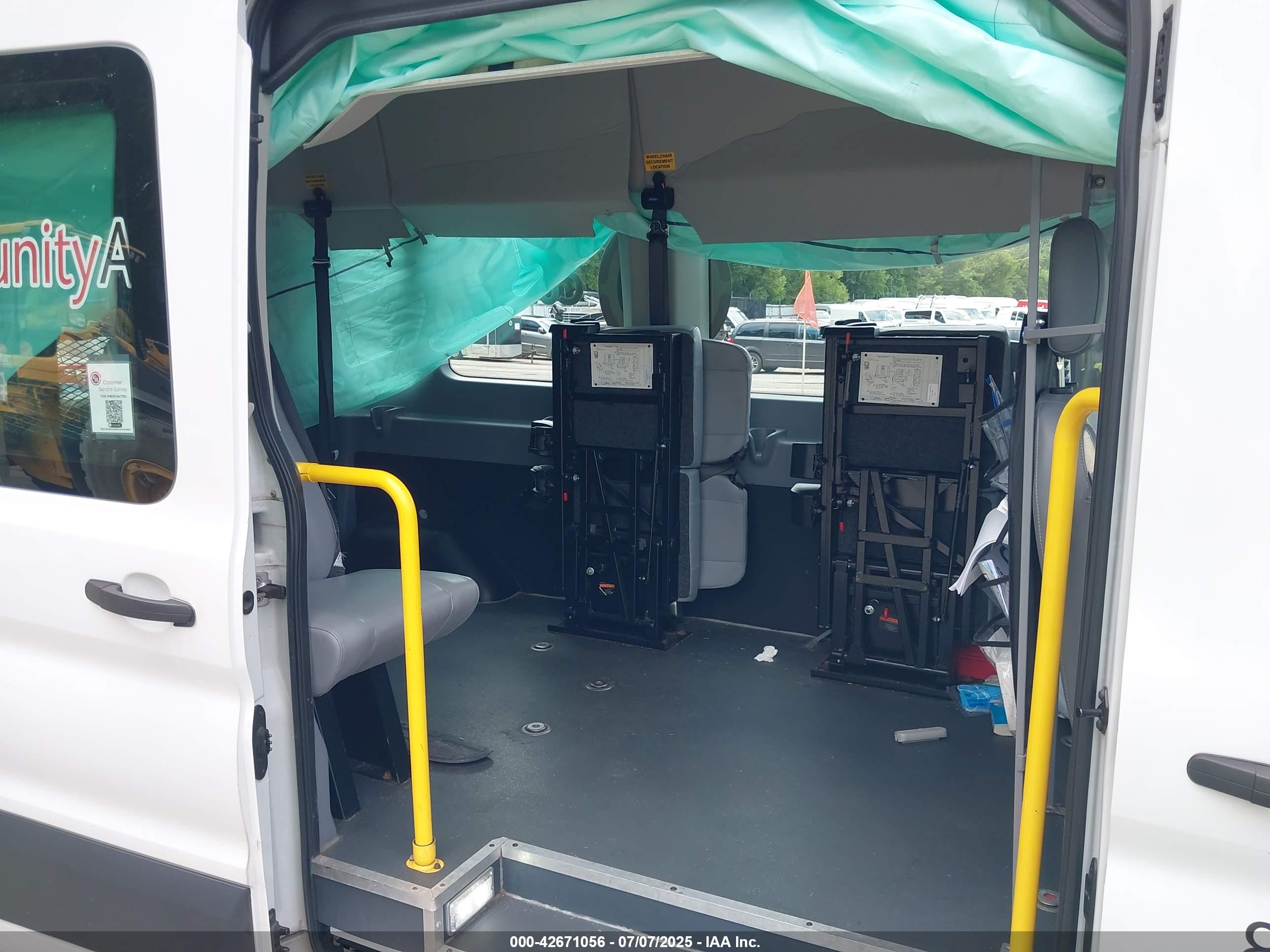 FORD TRANSIT-350 image 8