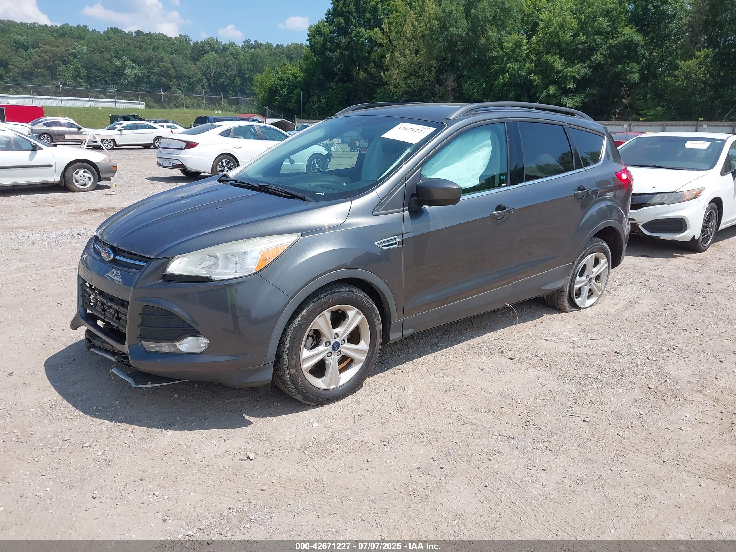 FORD ESCAPE image 2