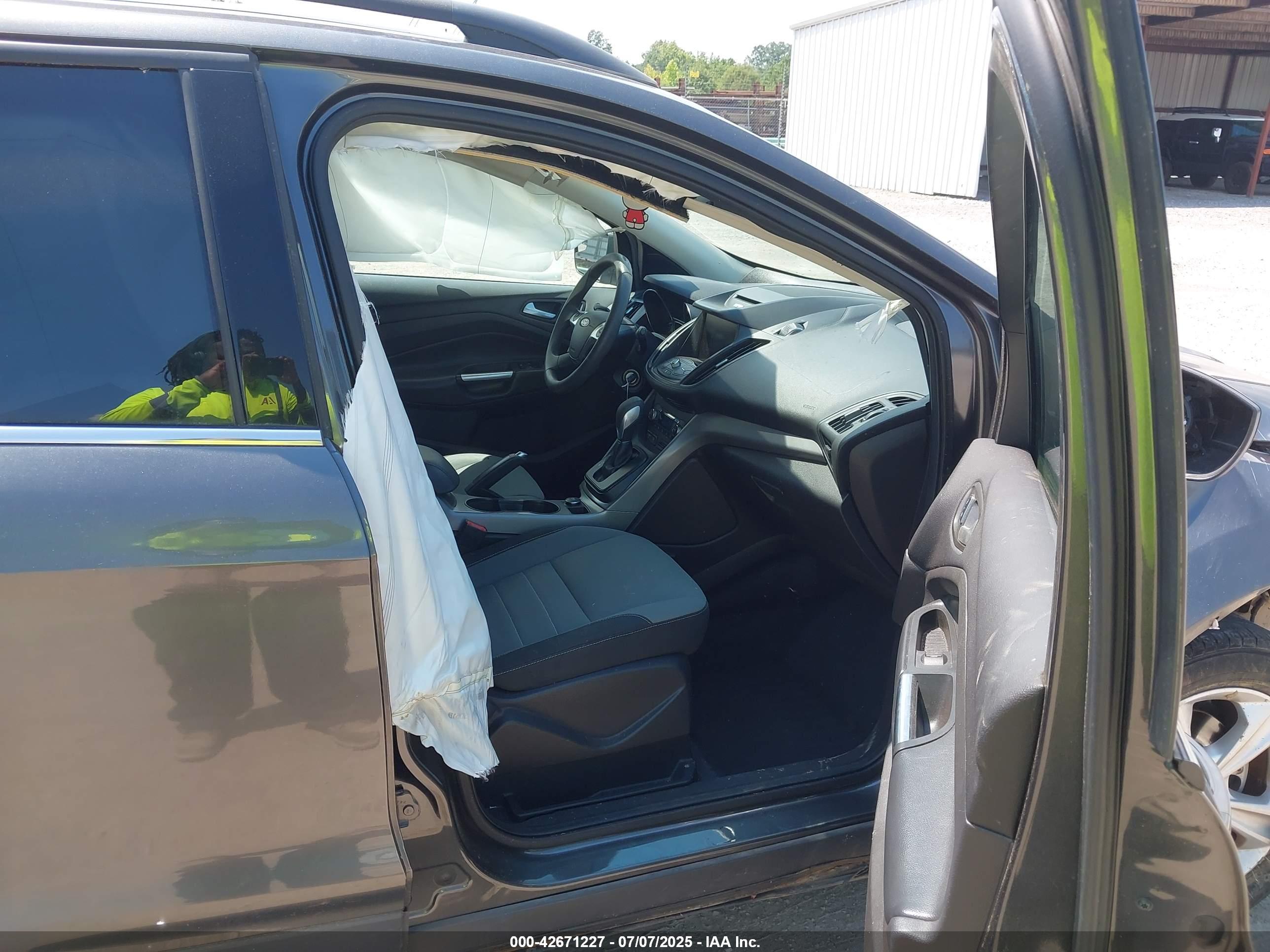 FORD ESCAPE image 5