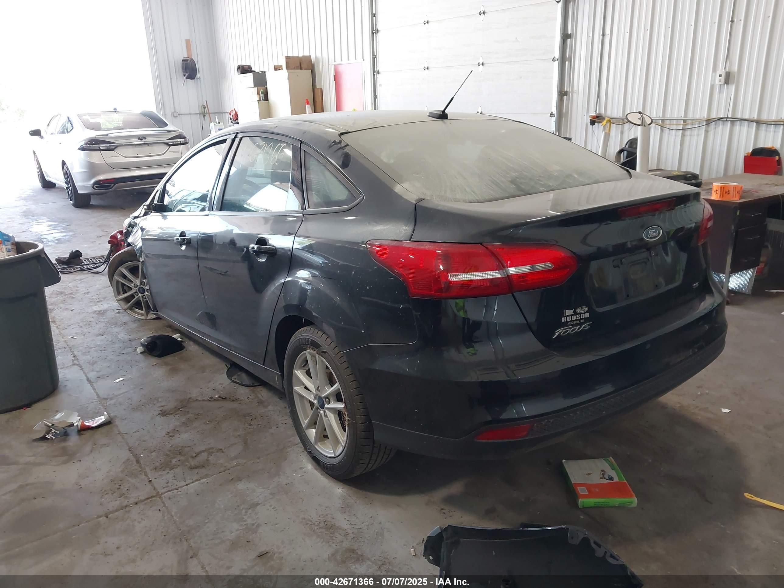 FORD FOCUS image 3