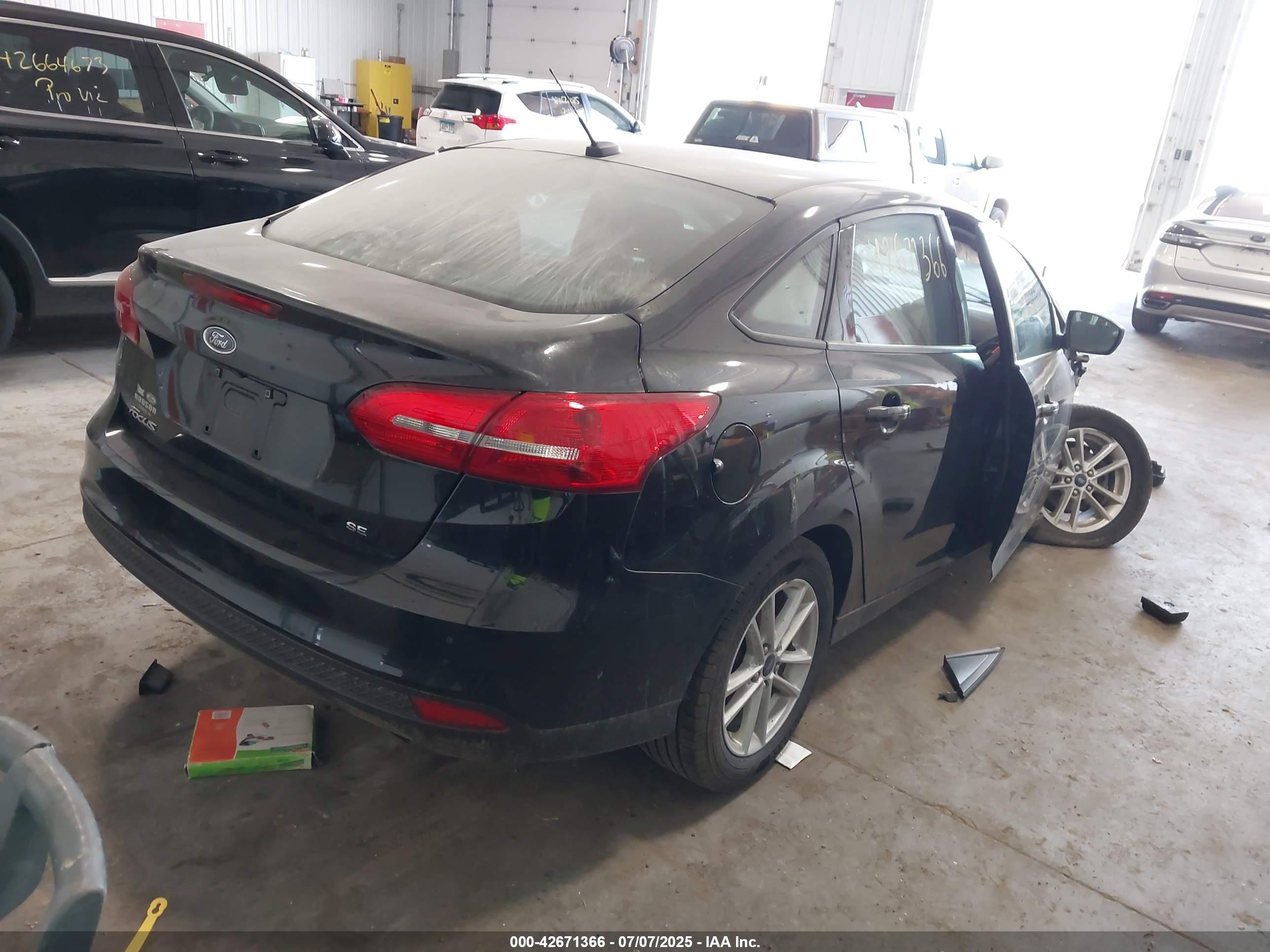 FORD FOCUS image 4