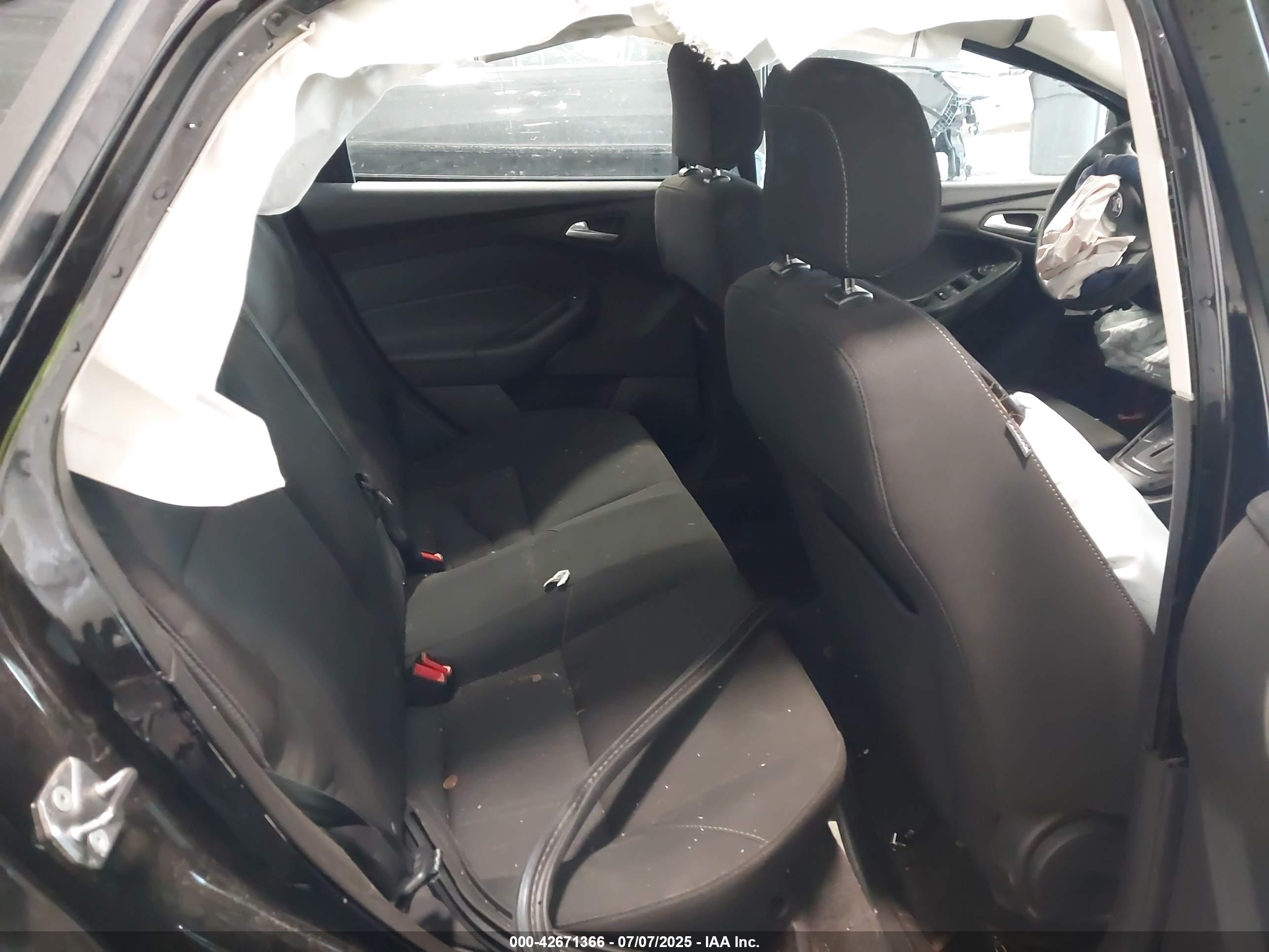 FORD FOCUS image 8