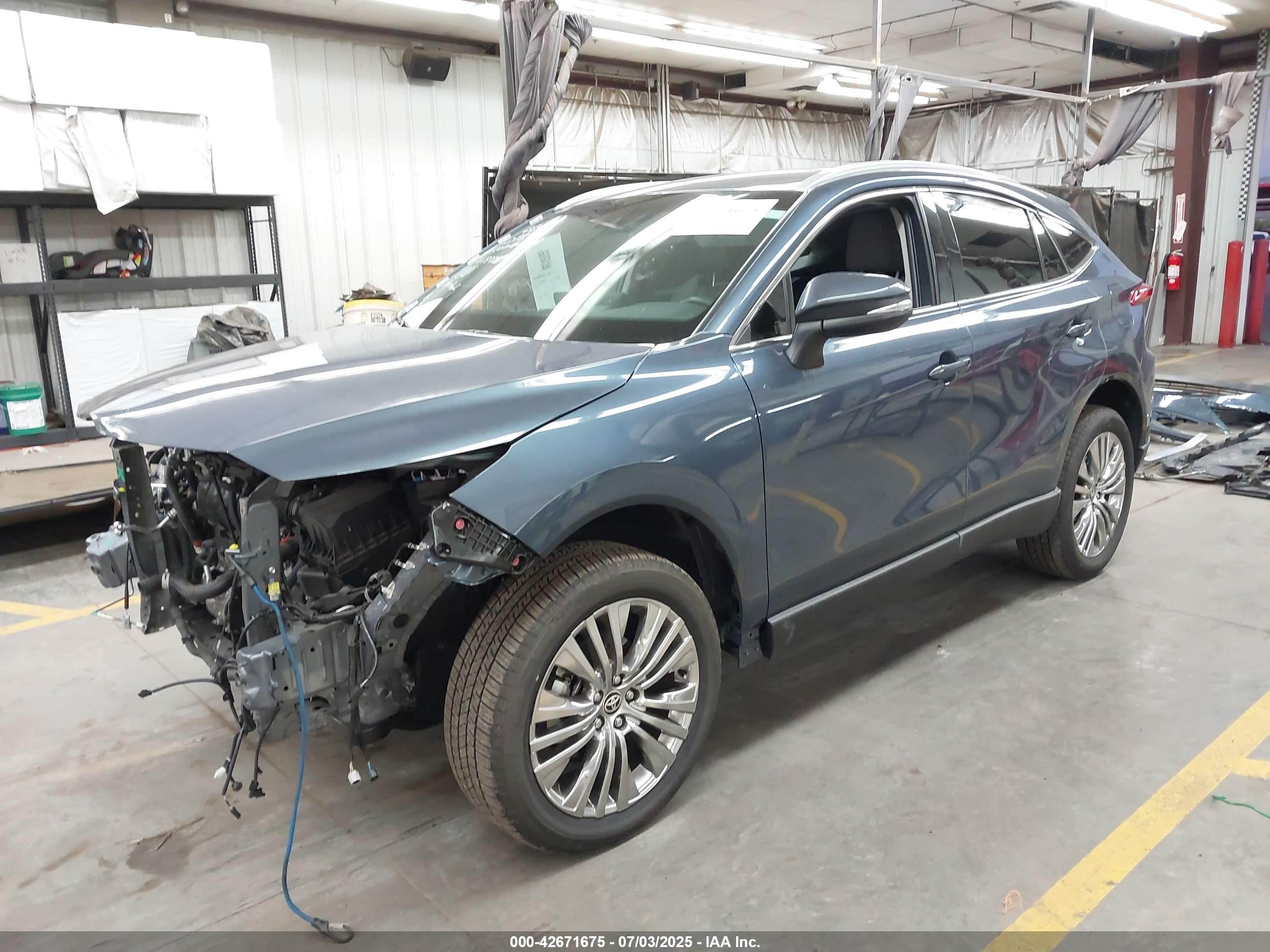 TOYOTA VENZA image 2