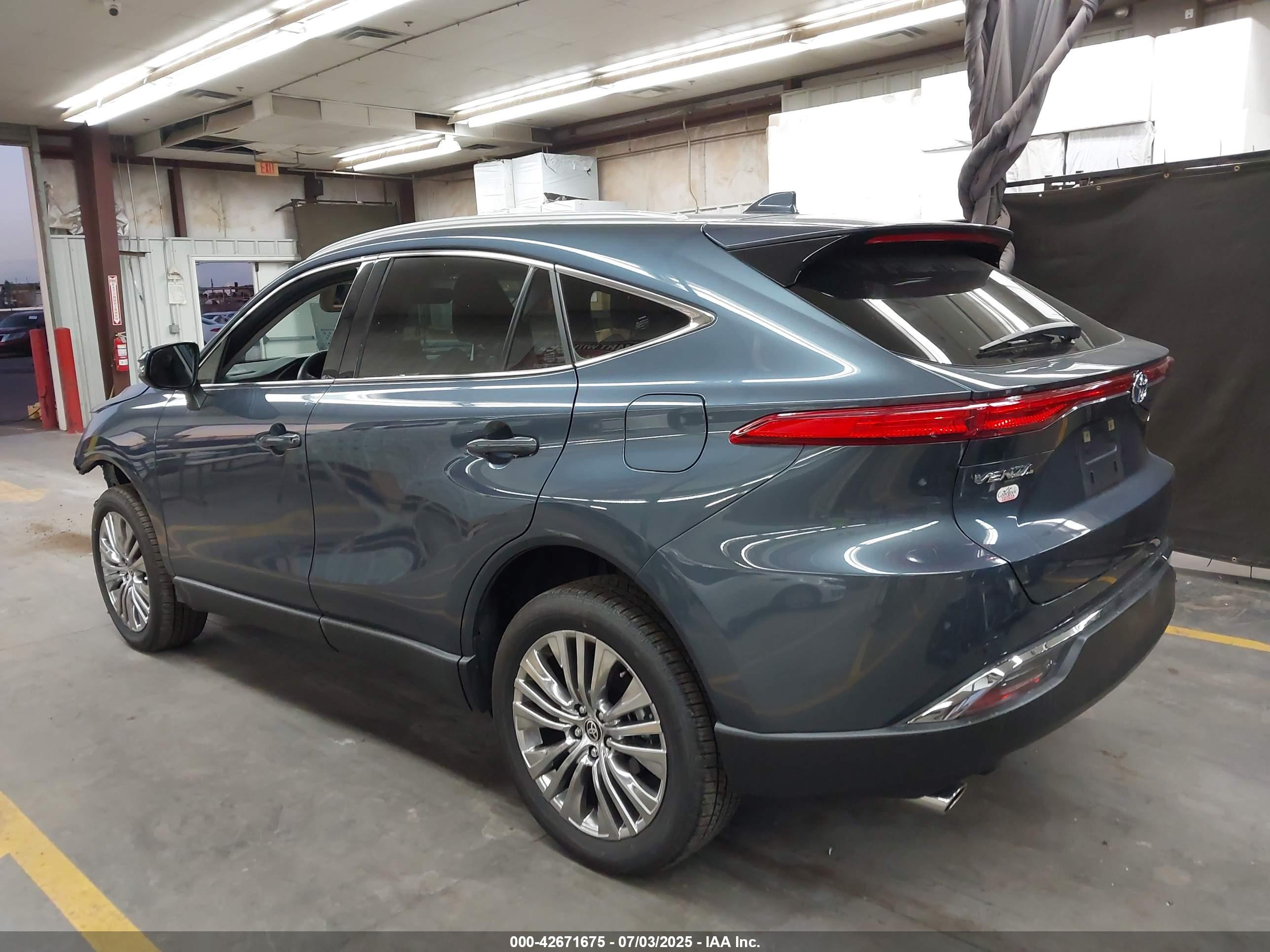 TOYOTA VENZA image 3