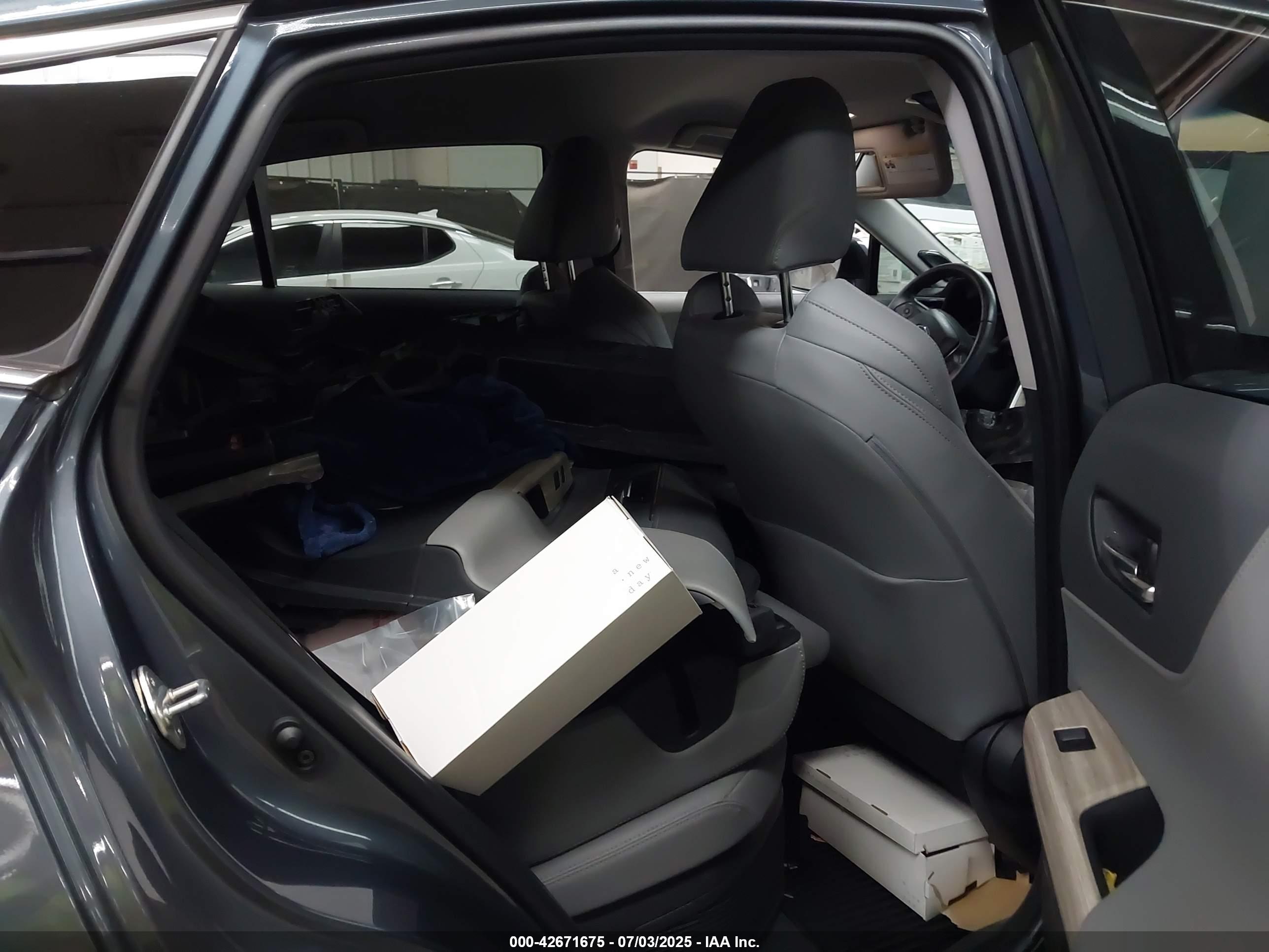 TOYOTA VENZA image 8