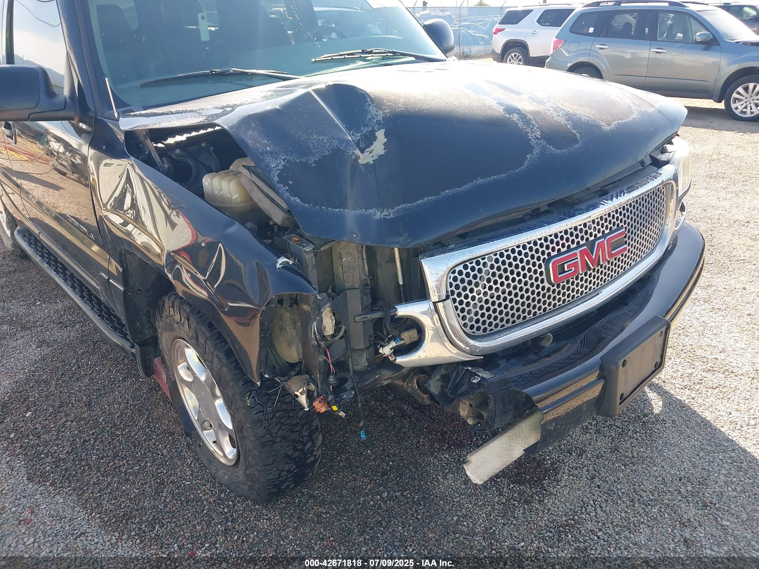 GMC YUKON image 6