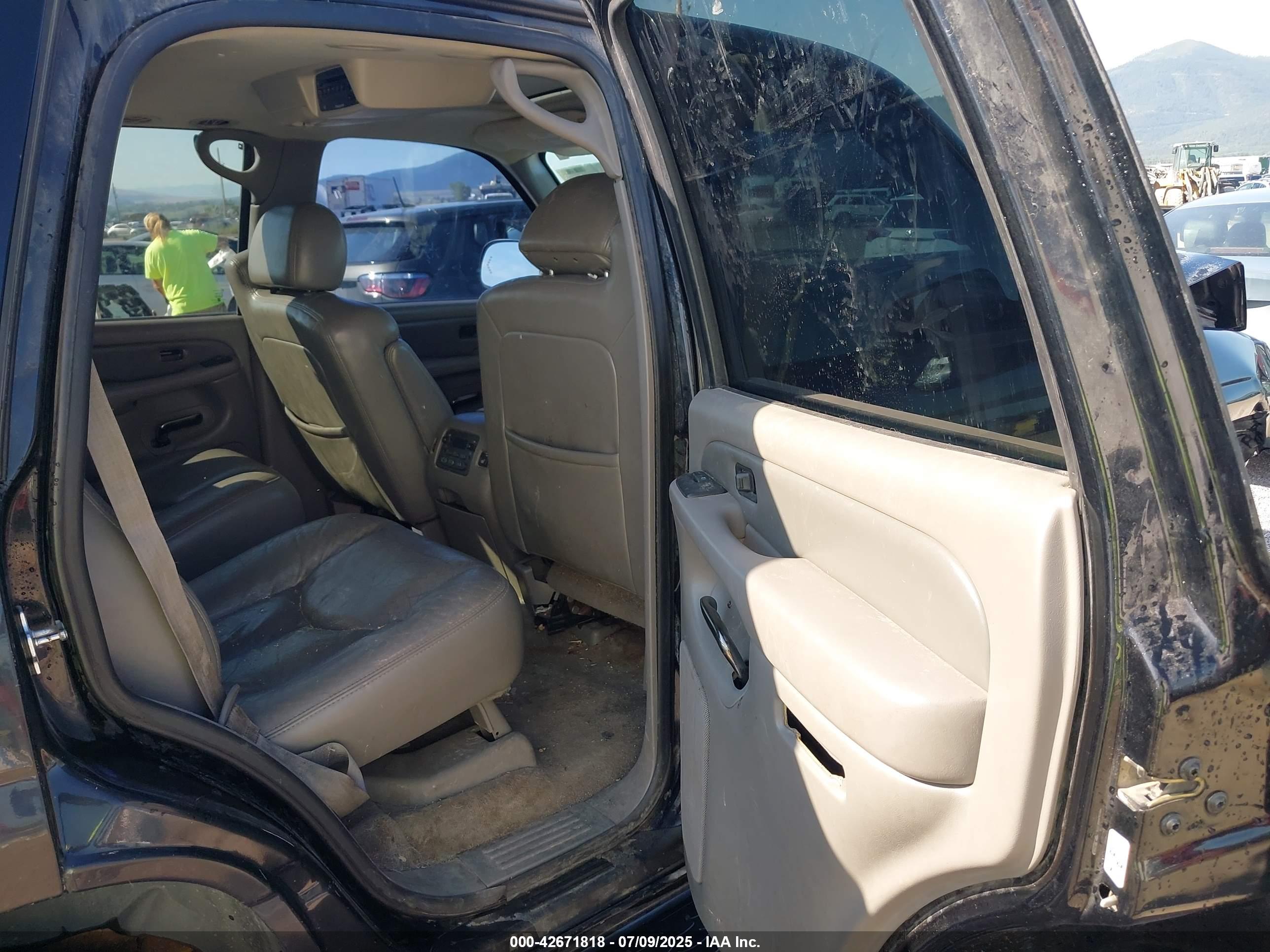 GMC YUKON image 8