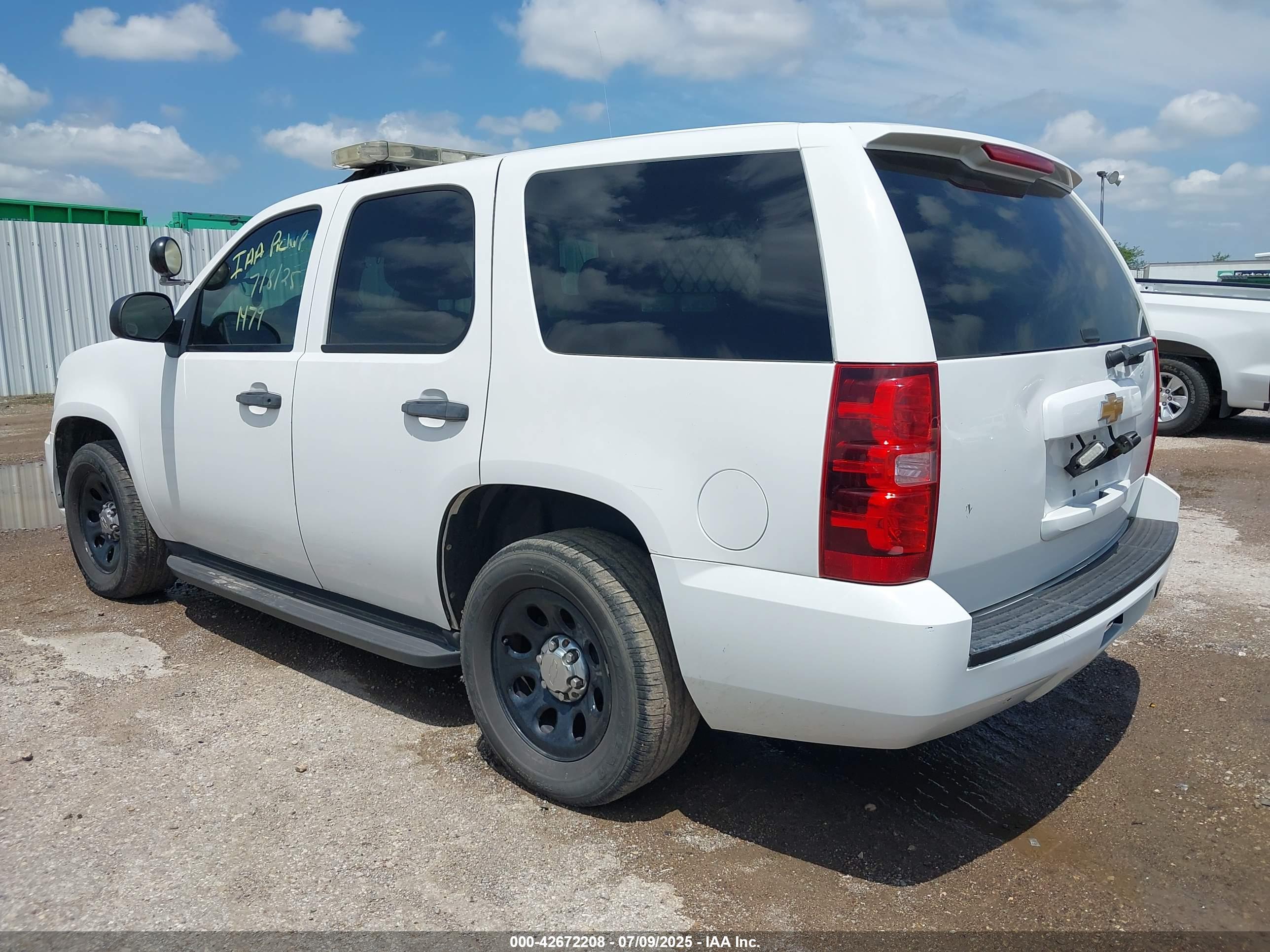 CHEVROLET TAHOE image 3