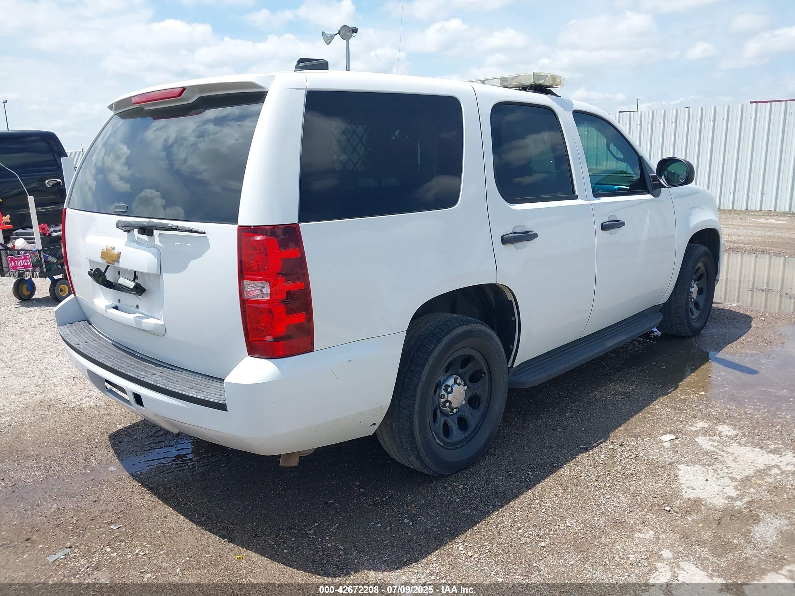 CHEVROLET TAHOE image 4