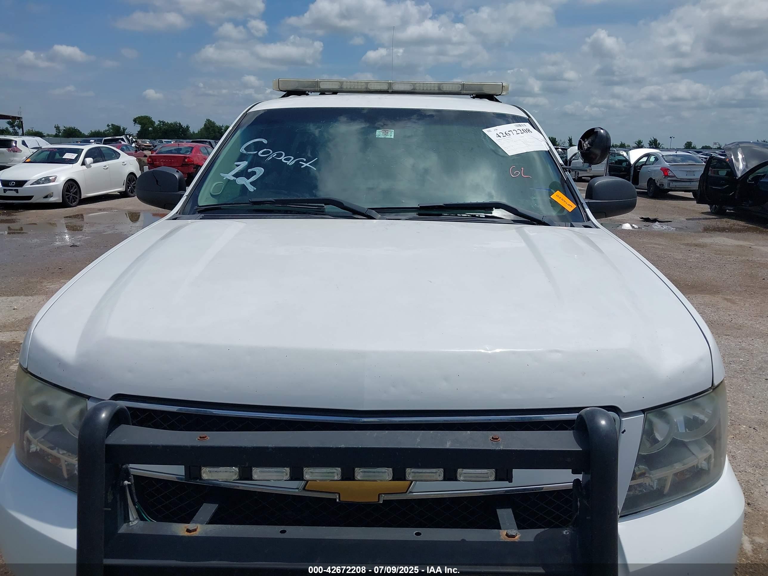 CHEVROLET TAHOE image 6