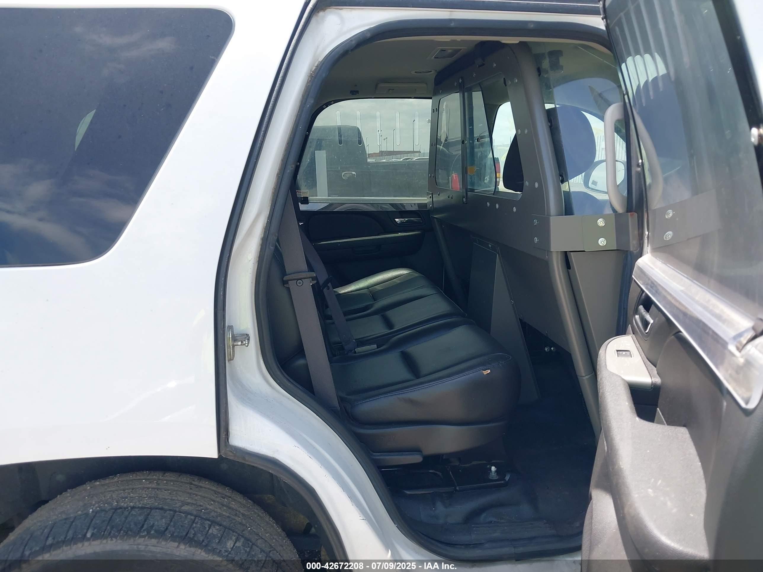 CHEVROLET TAHOE image 8