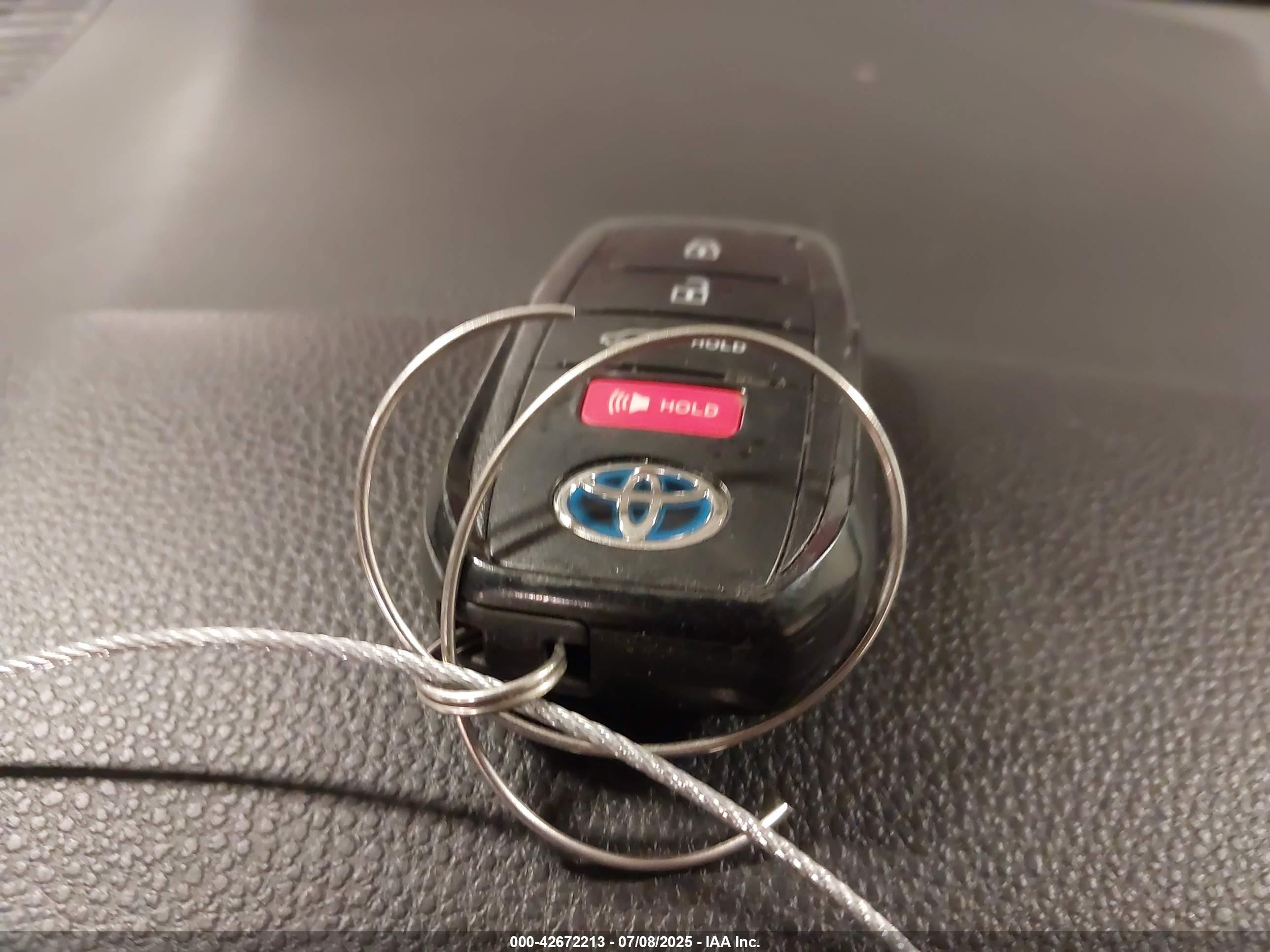 TOYOTA VENZA image 11