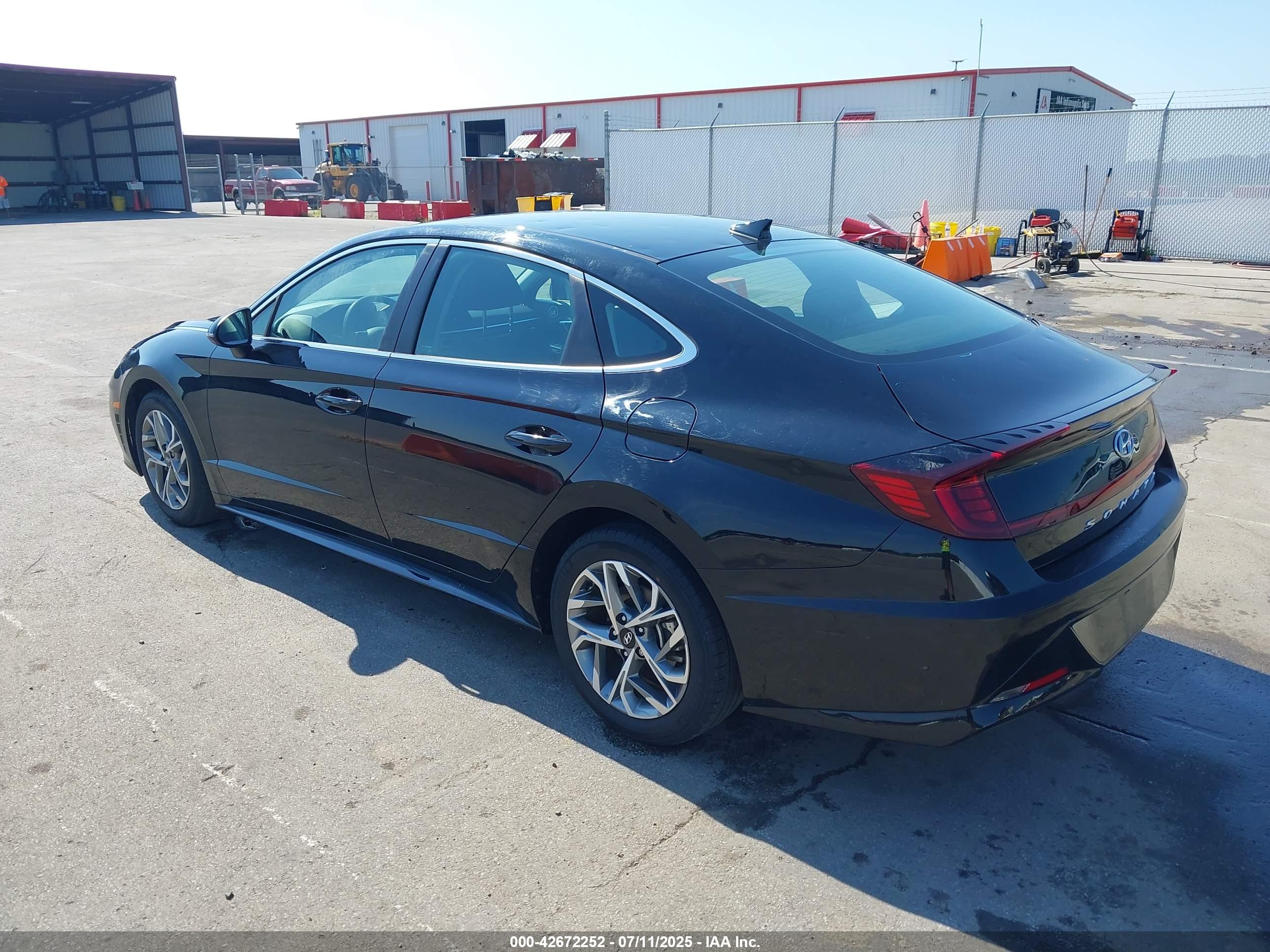 HYUNDAI SONATA image 3