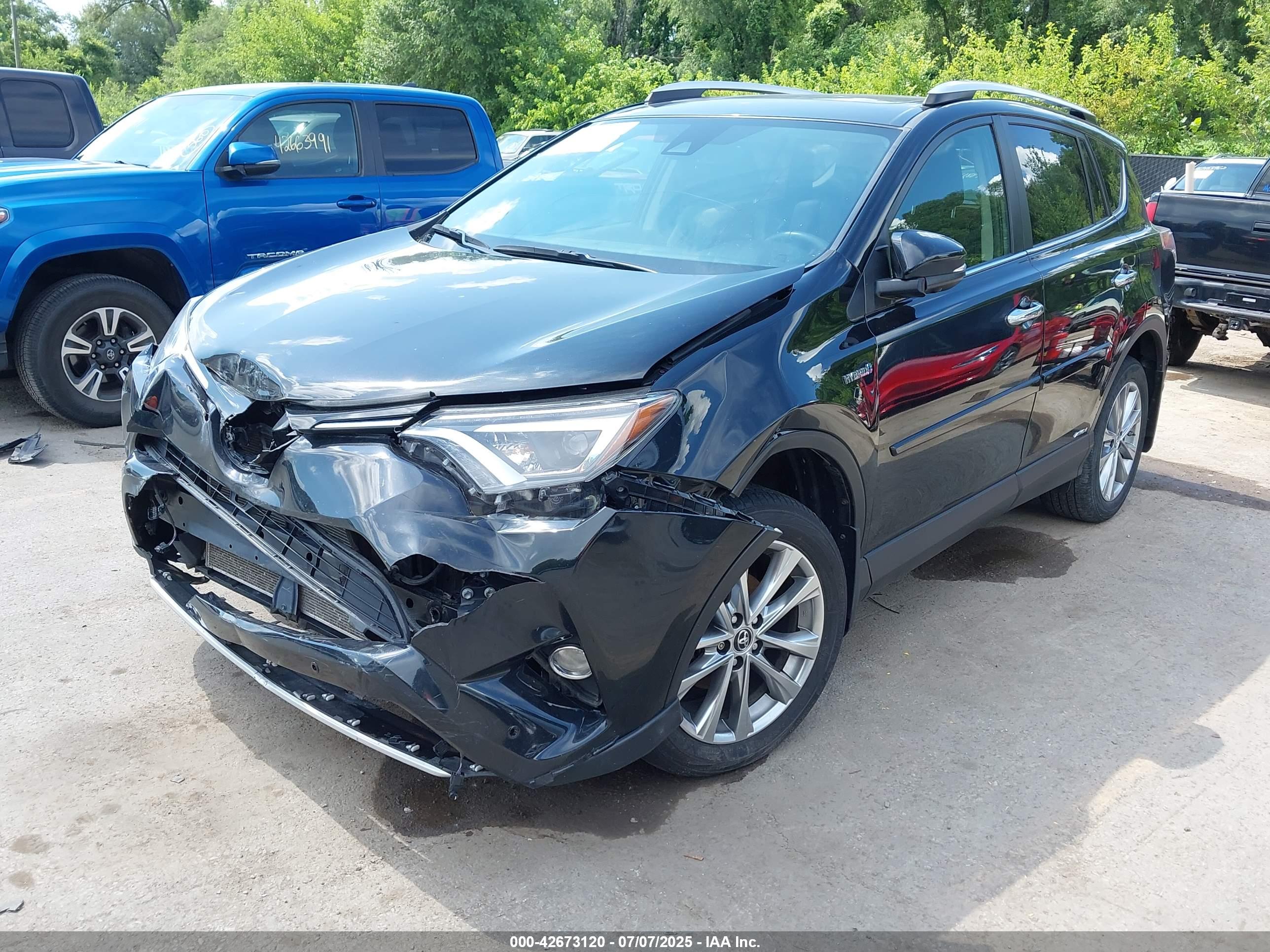TOYOTA RAV4 image 2