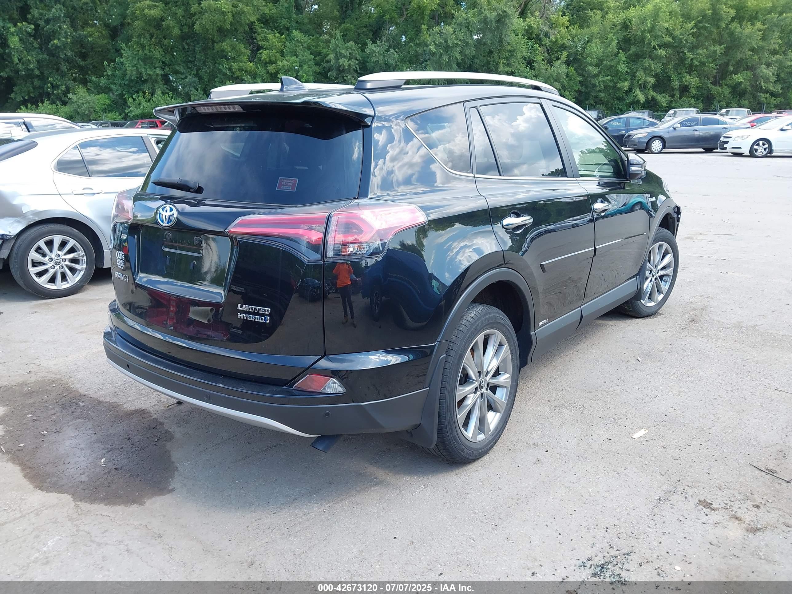TOYOTA RAV4 image 4