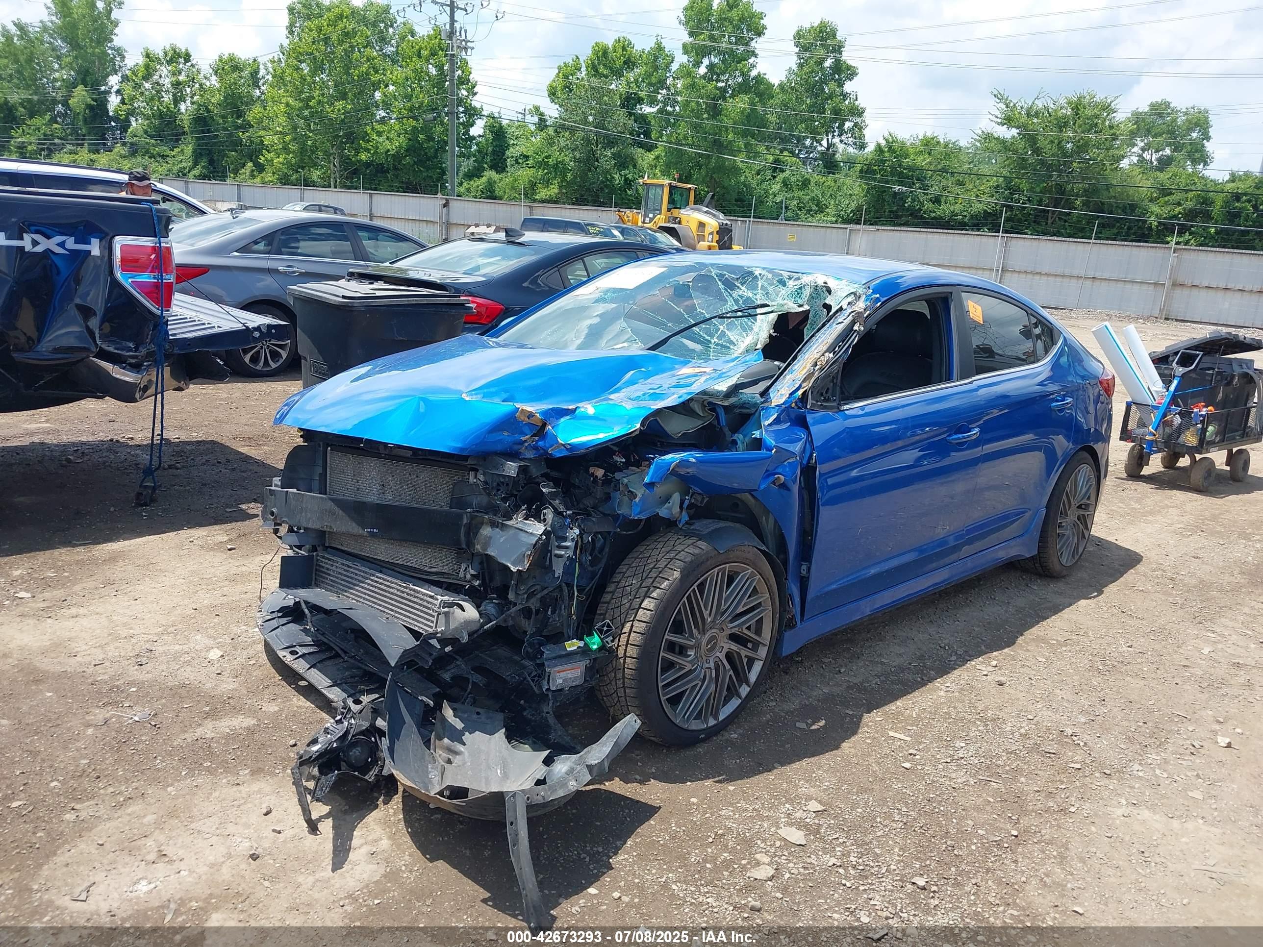 HYUNDAI ELANTRA image 2