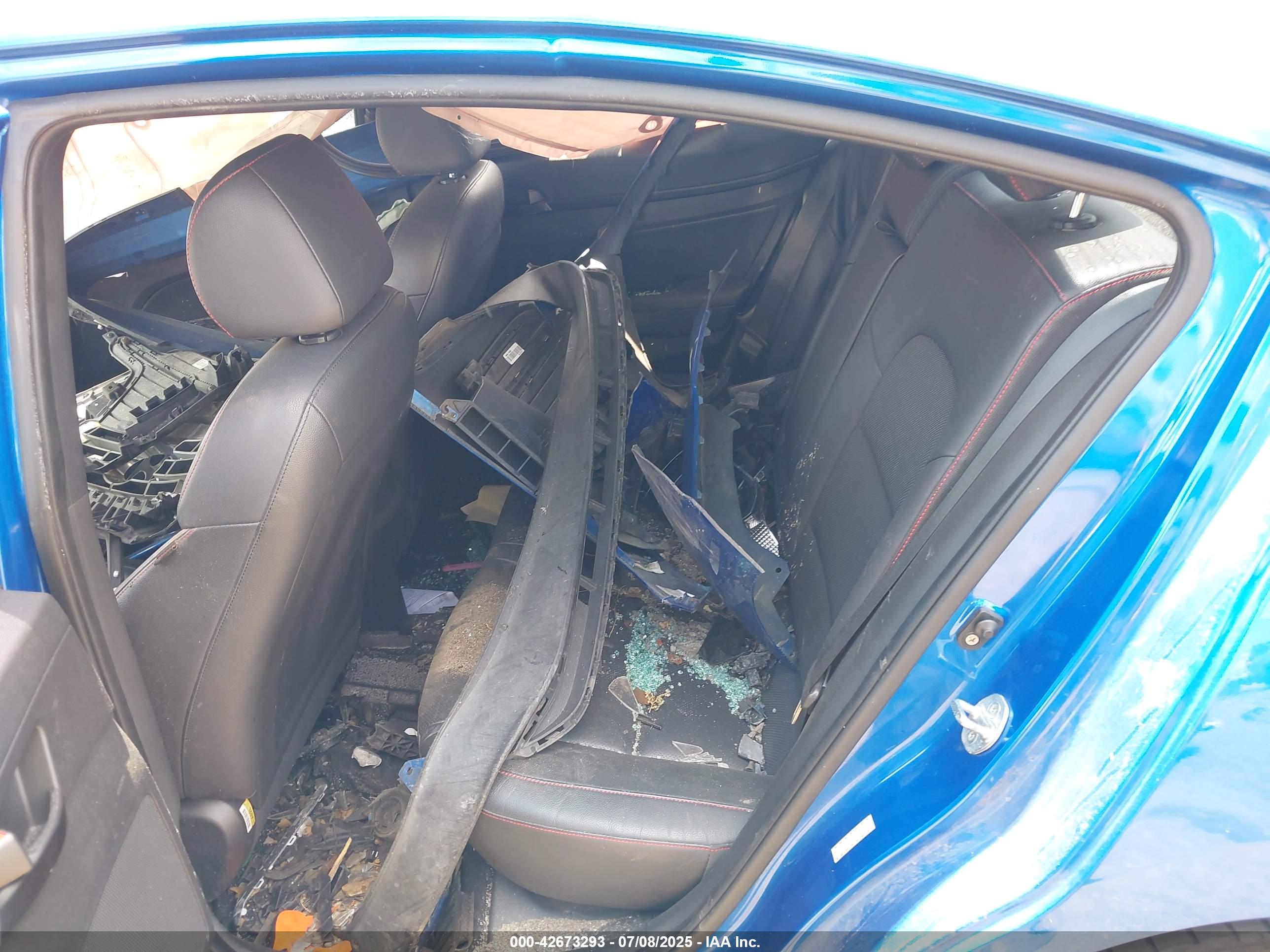 HYUNDAI ELANTRA image 8