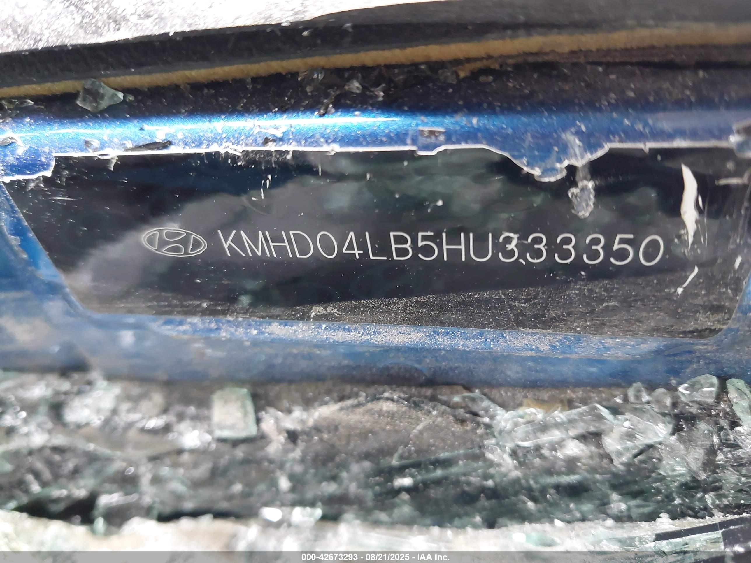 HYUNDAI ELANTRA image 9