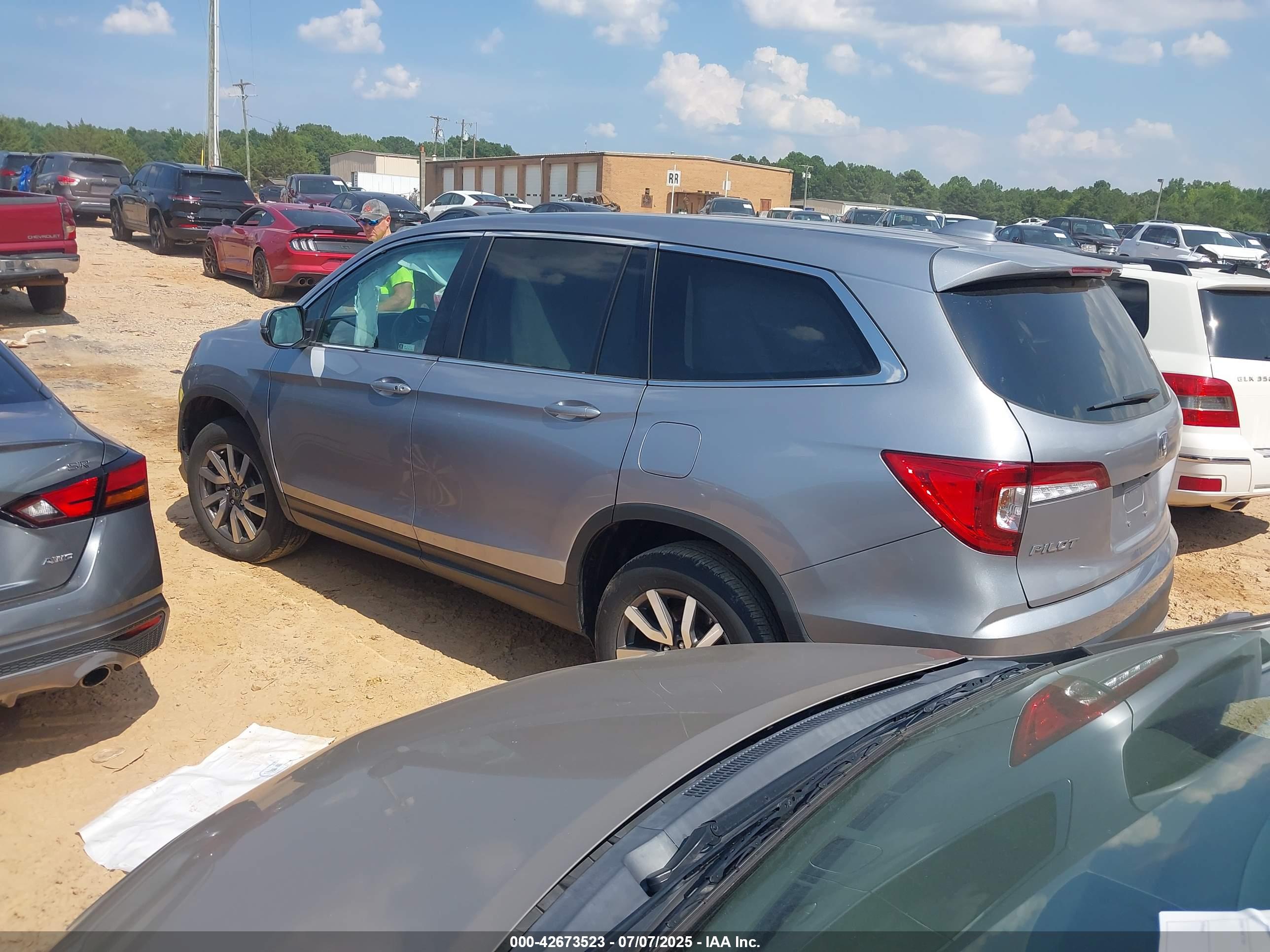 HONDA PILOT image 3