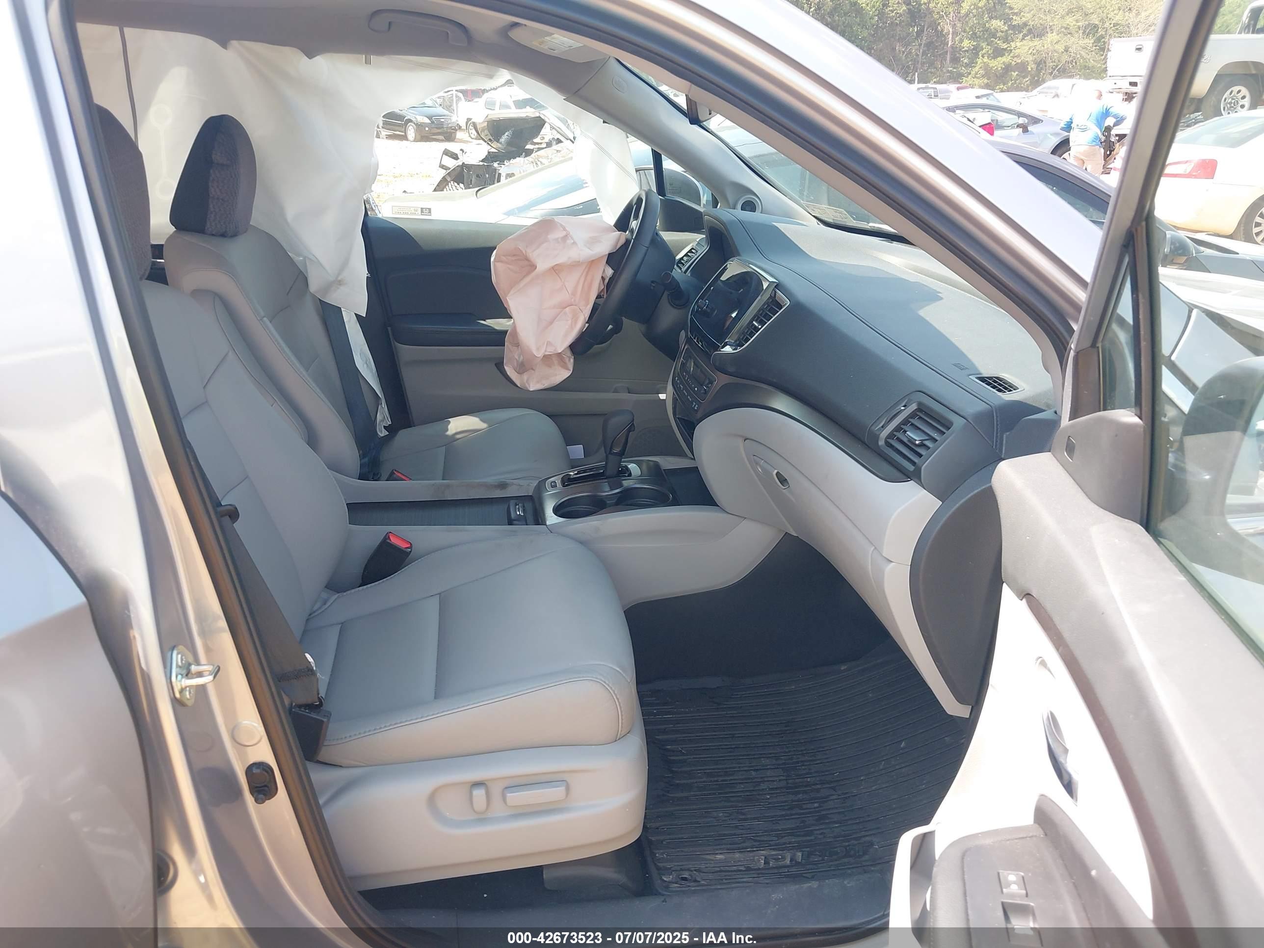 HONDA PILOT image 5