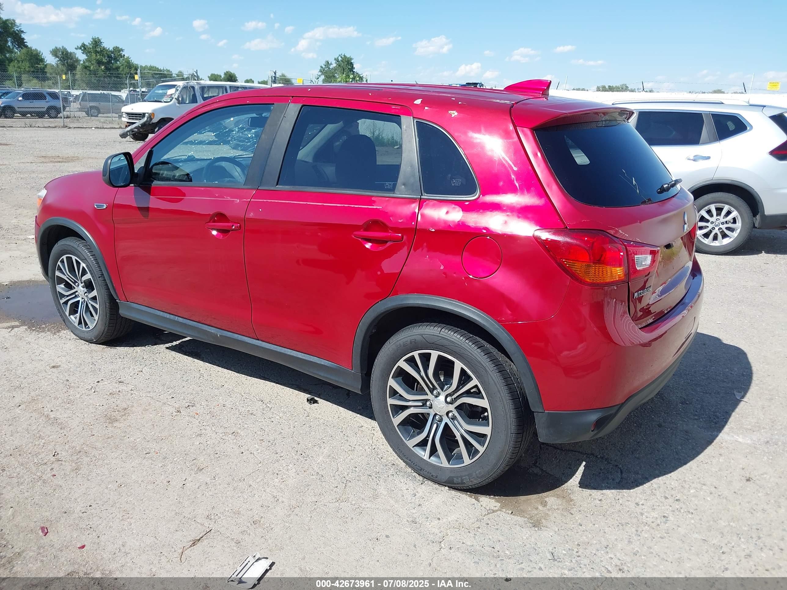 MITSUBISHI OUTLANDER image 3