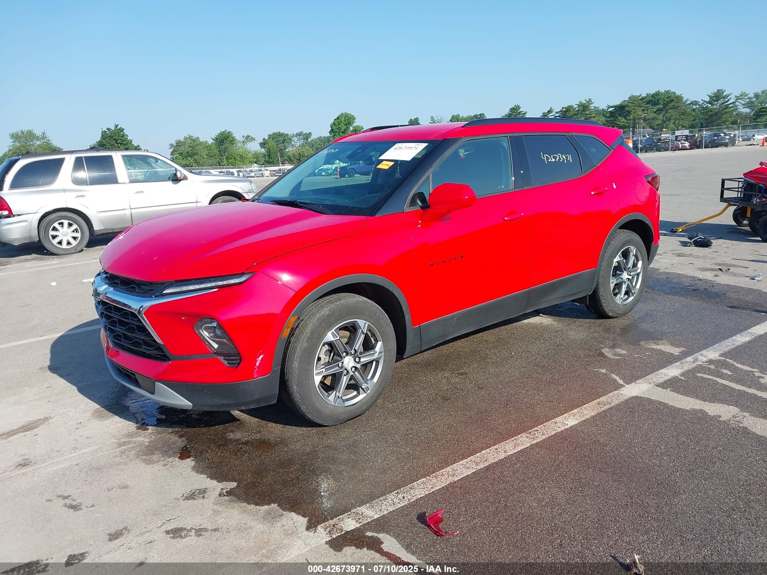 CHEVROLET BLAZER image 2