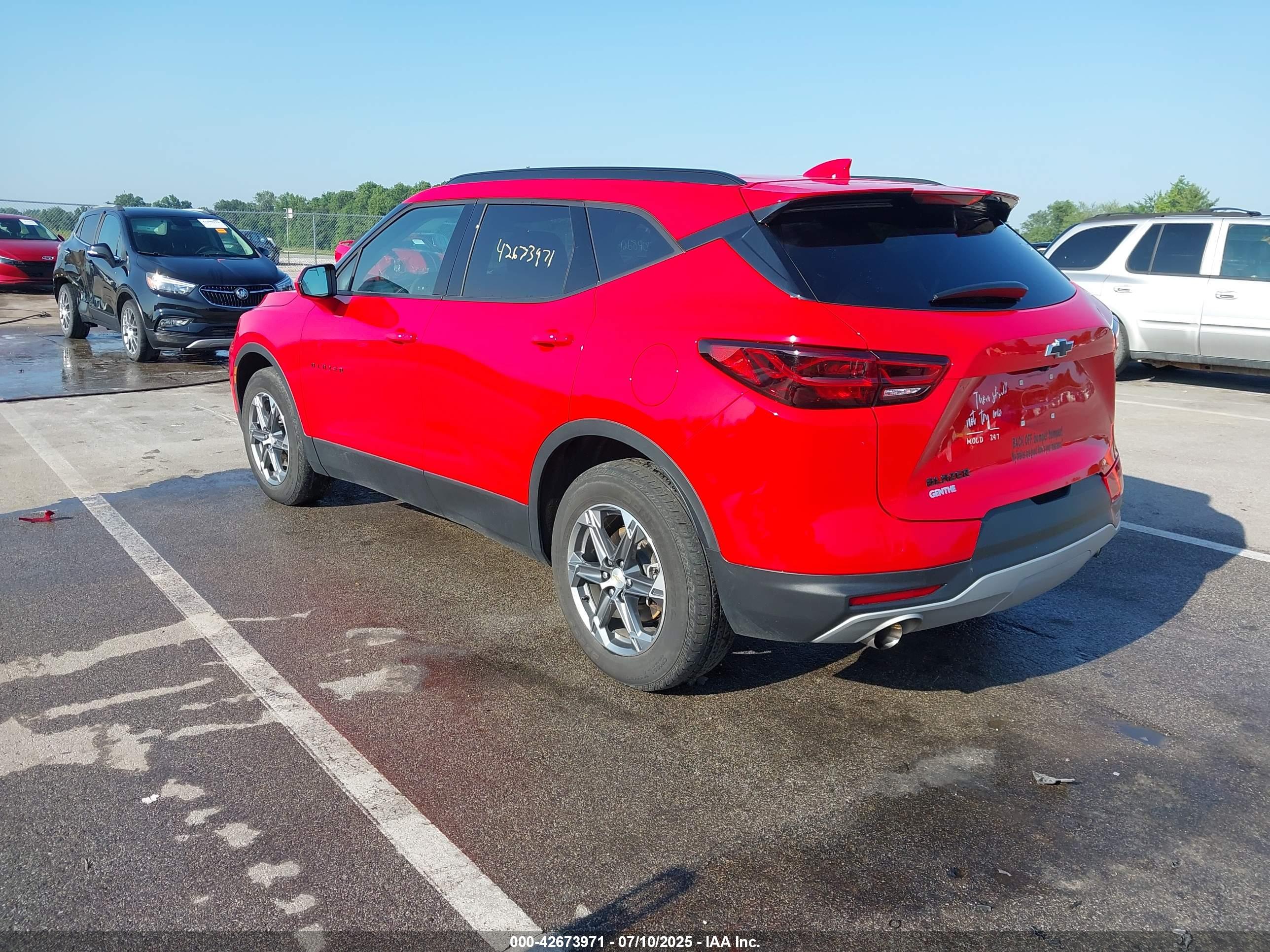 CHEVROLET BLAZER image 3
