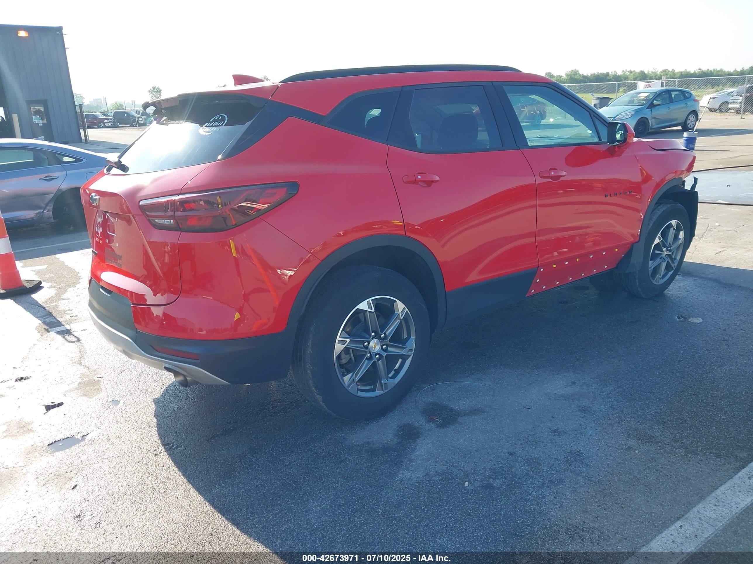 CHEVROLET BLAZER image 4