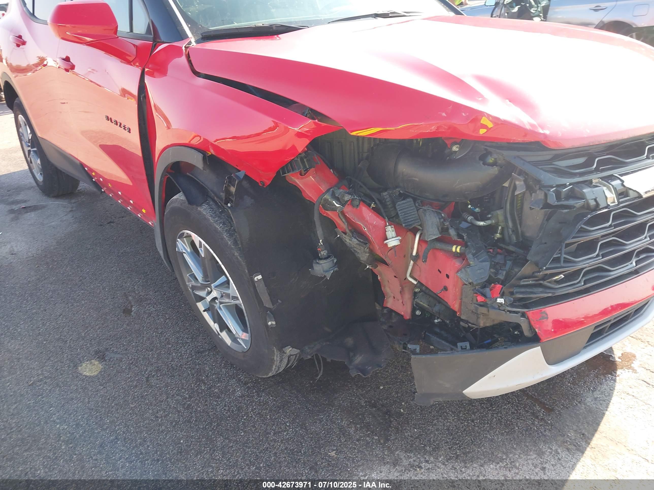 CHEVROLET BLAZER image 6