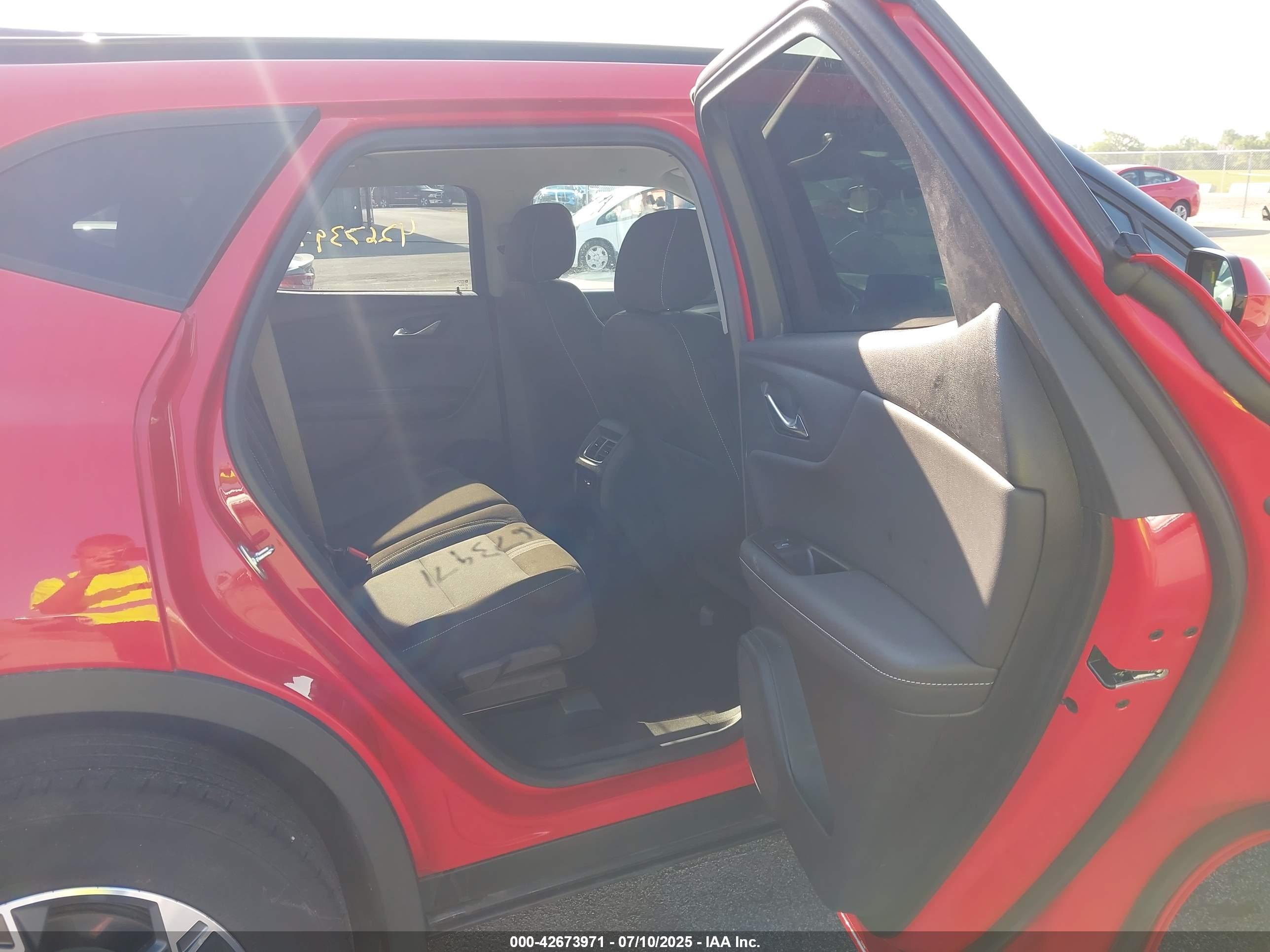 CHEVROLET BLAZER image 8