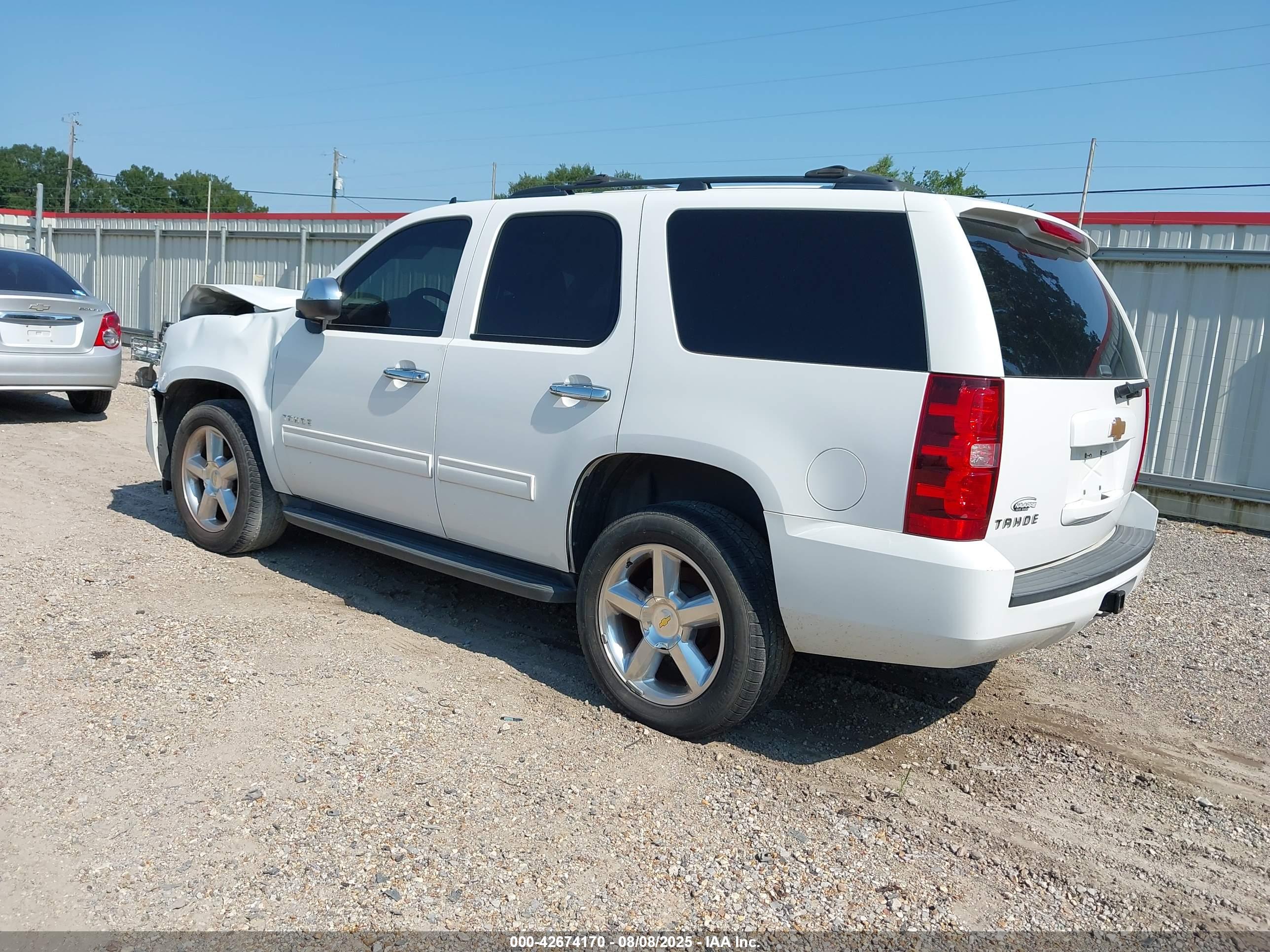 CHEVROLET TAHOE image 3