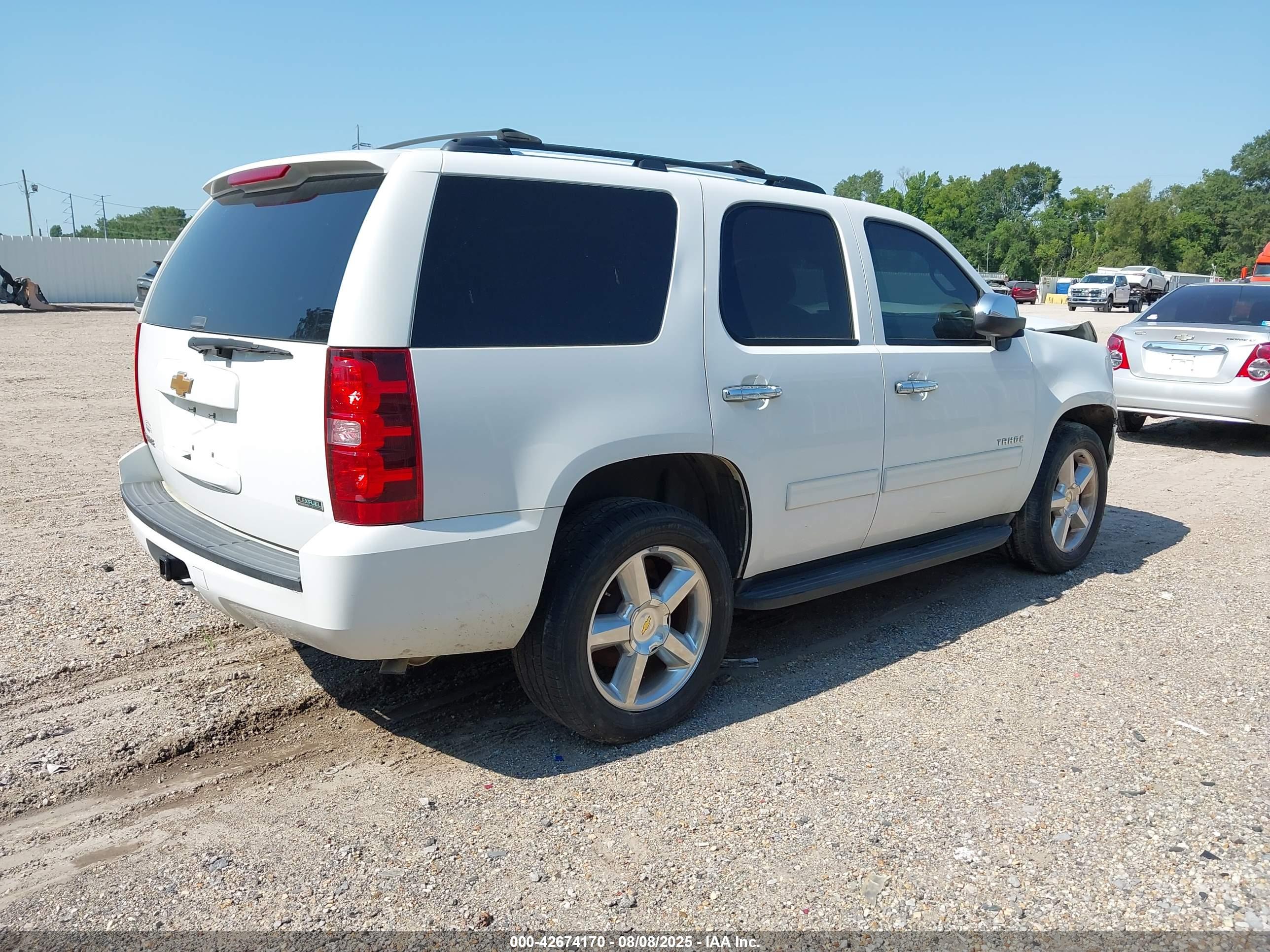 CHEVROLET TAHOE image 4