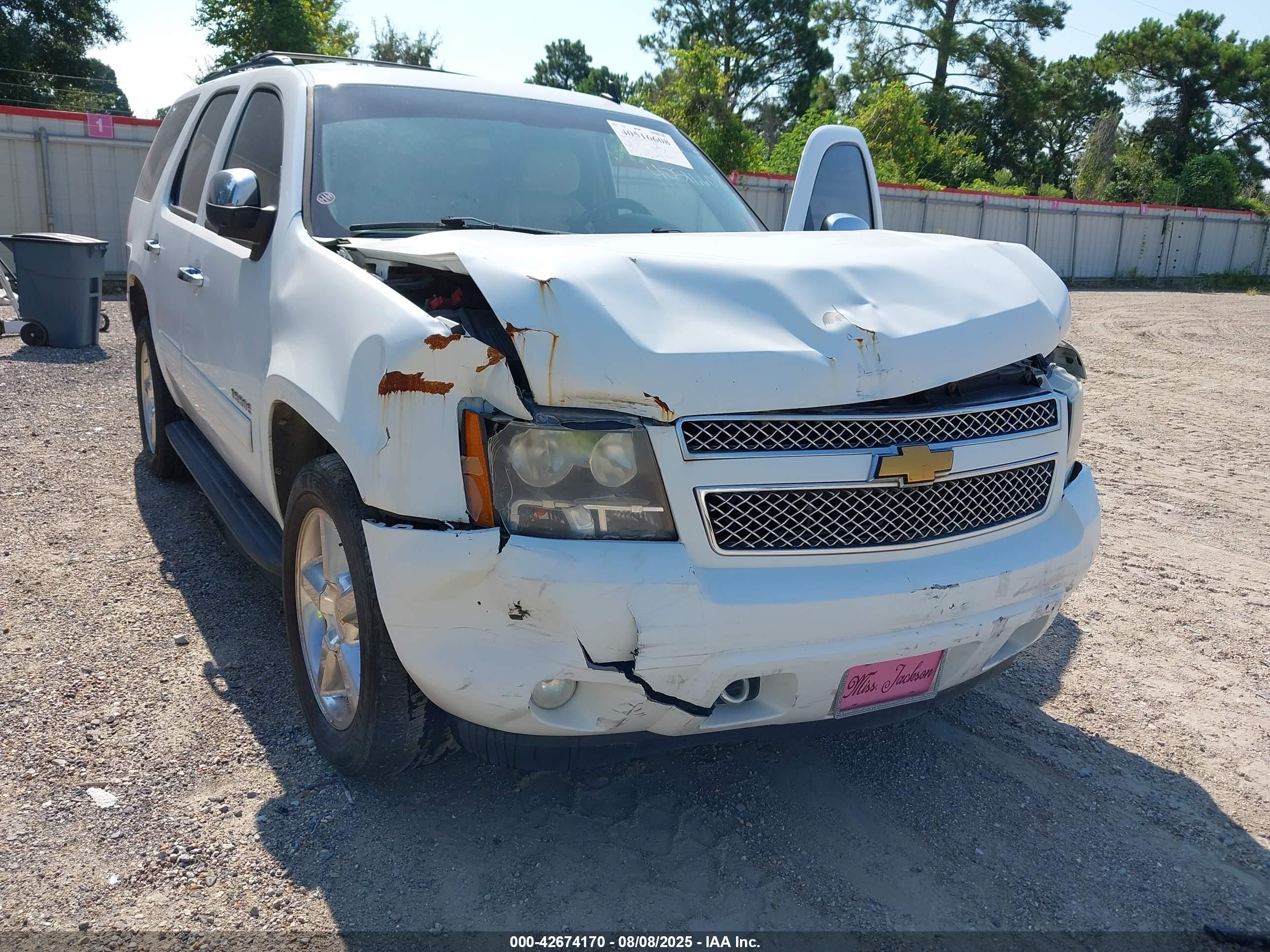 CHEVROLET TAHOE image 6