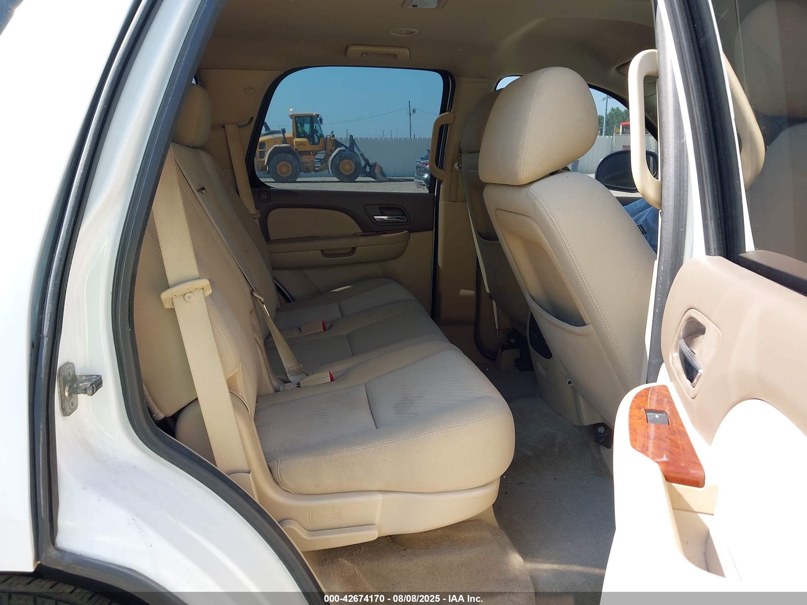 CHEVROLET TAHOE image 8
